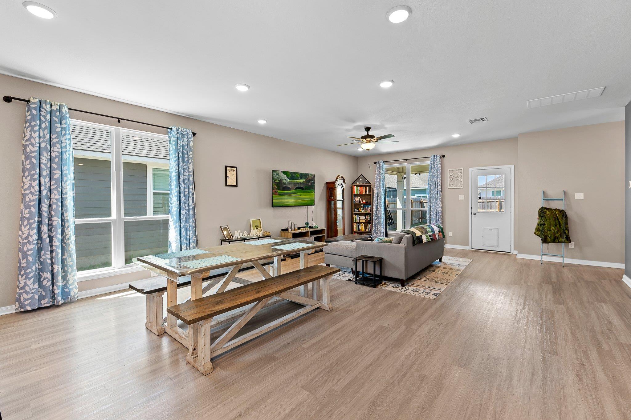 121 Lazy Lizzy Rd, Jarrell, TX 76537