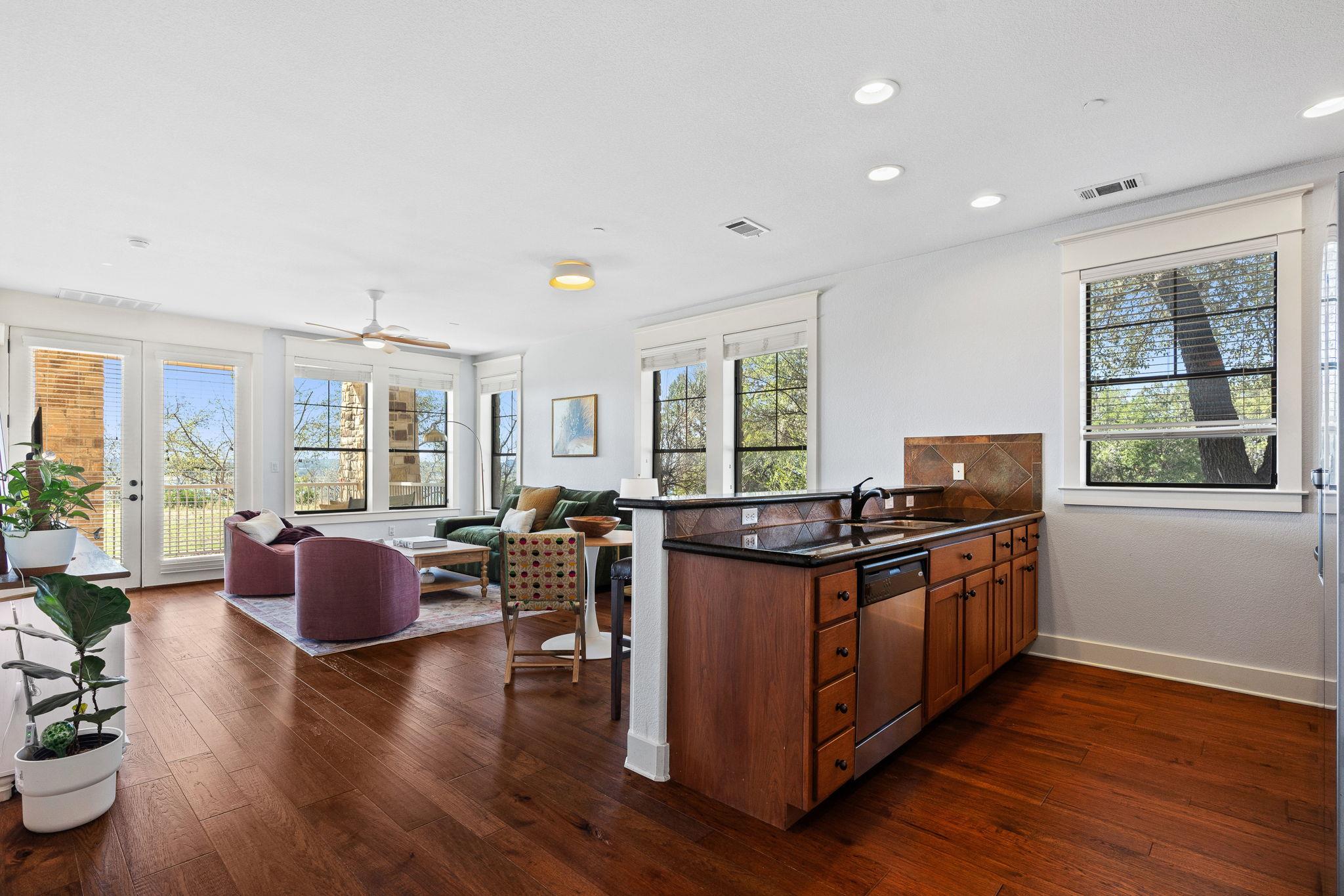 6608 Lantern View Dr # 102, Jonestown, TX 78645