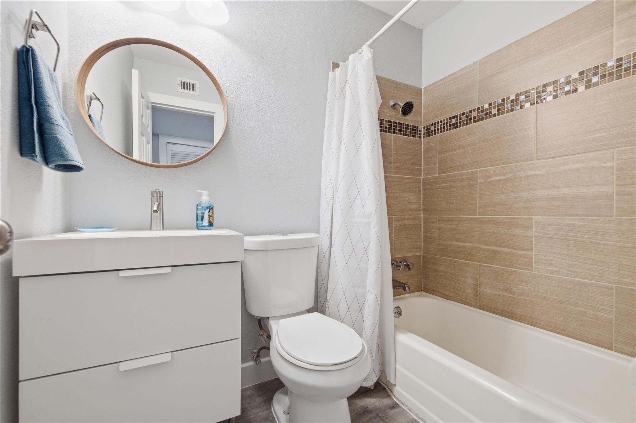 2401 Manor Rd # 232, Austin, TX 78722