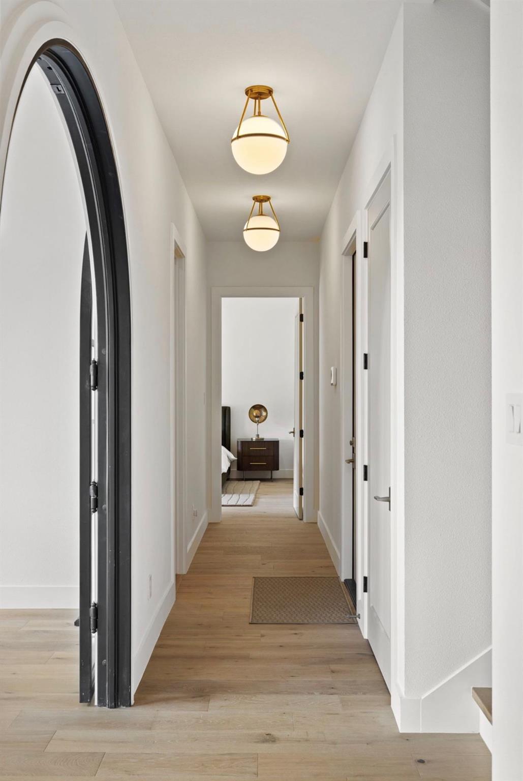 250 Hawthorne Ln, Spicewood, TX 78669