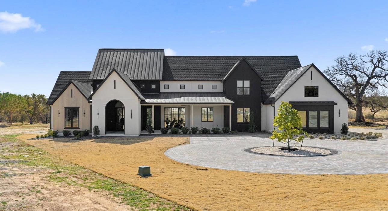 250 Hawthorne Ln, Spicewood, TX 78669