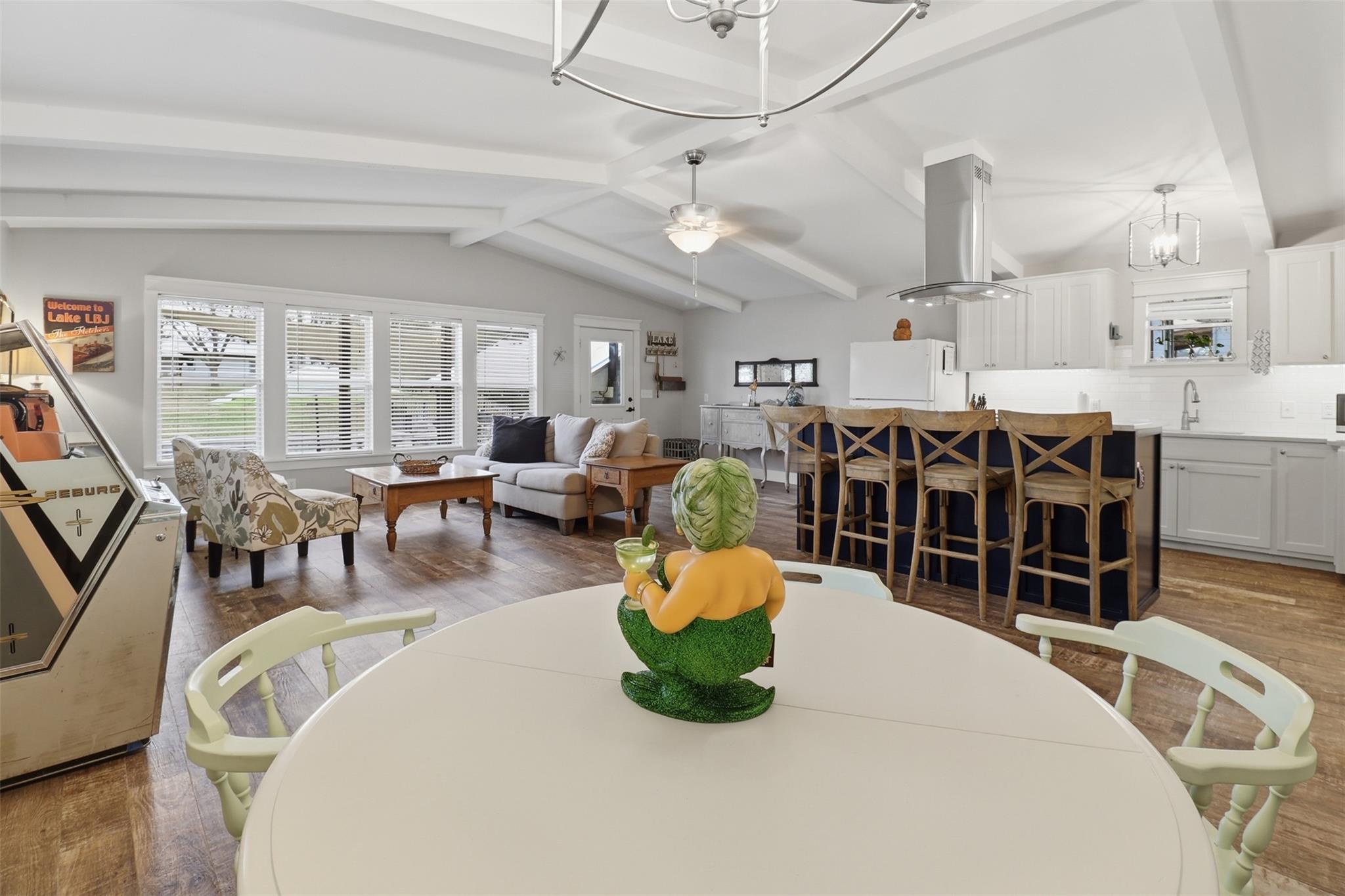 434 E Castleshoals Dr, Marble Falls, TX 78654