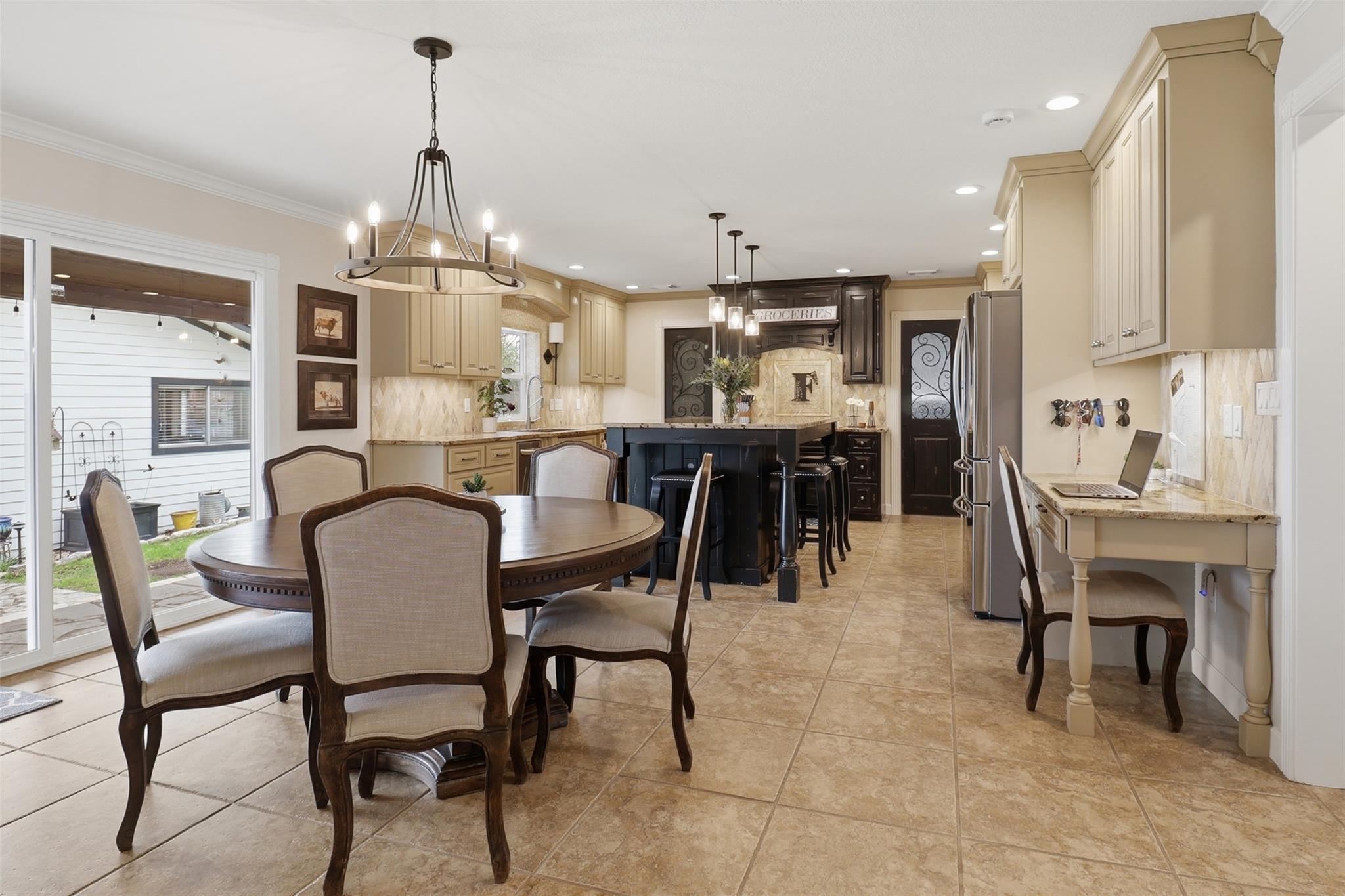 434 E Castleshoals Dr, Marble Falls, TX 78654