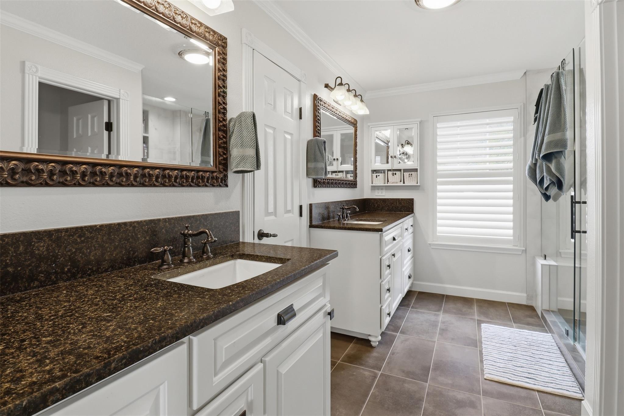 434 E Castleshoals Dr, Marble Falls, TX 78654