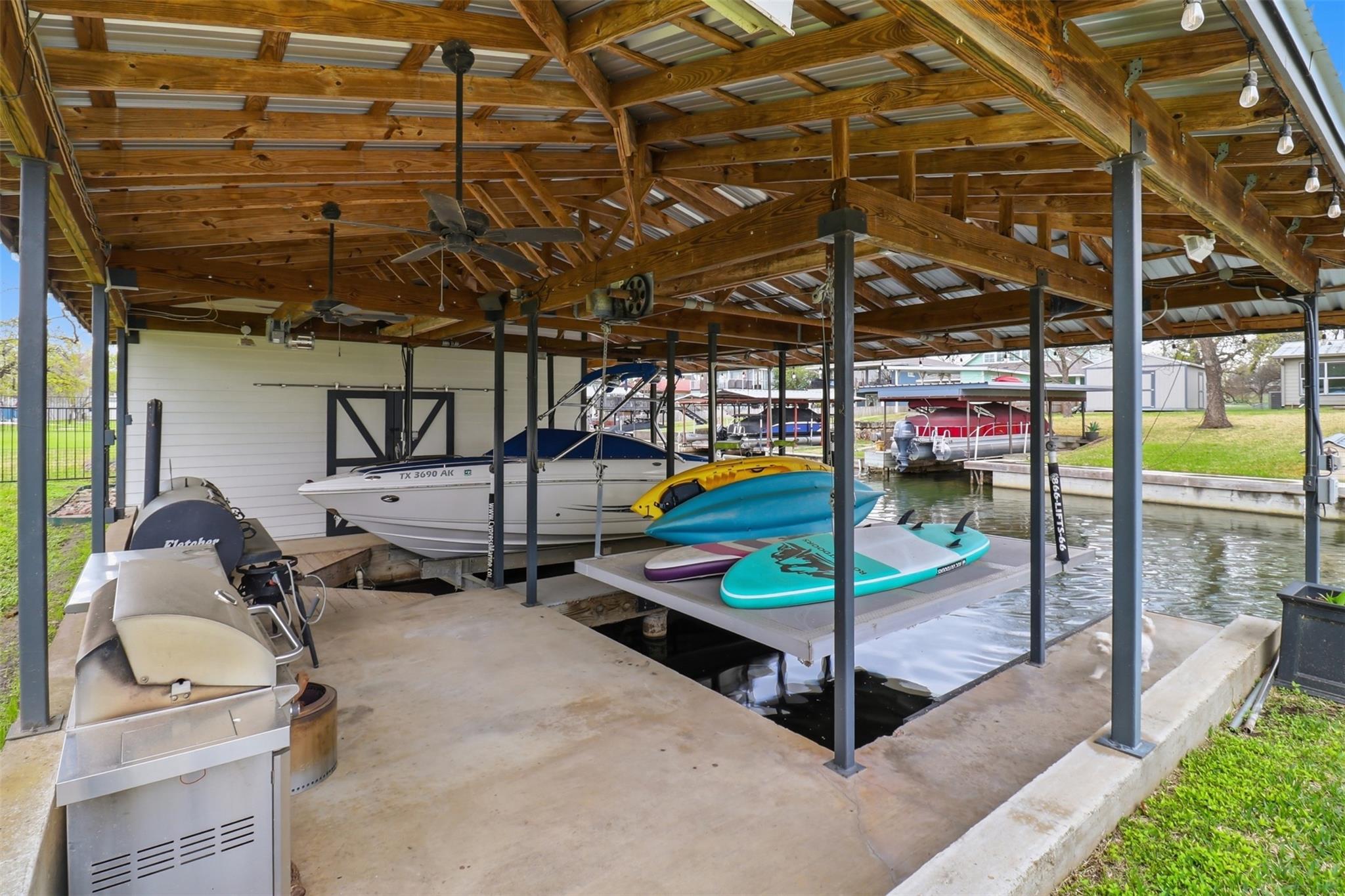 434 E Castleshoals Dr, Marble Falls, TX 78654