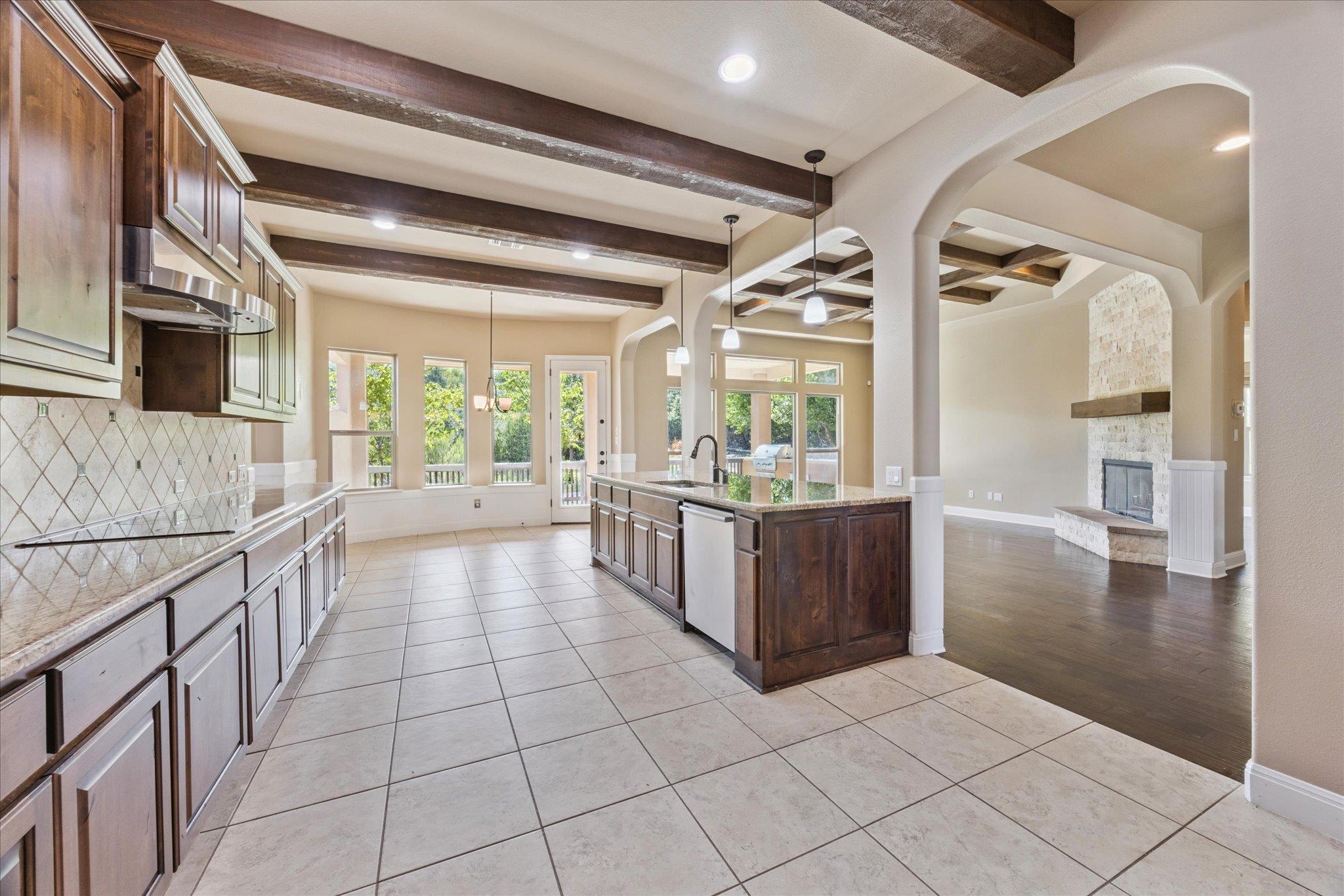 101 Stephanie Ln, Austin, TX 78738