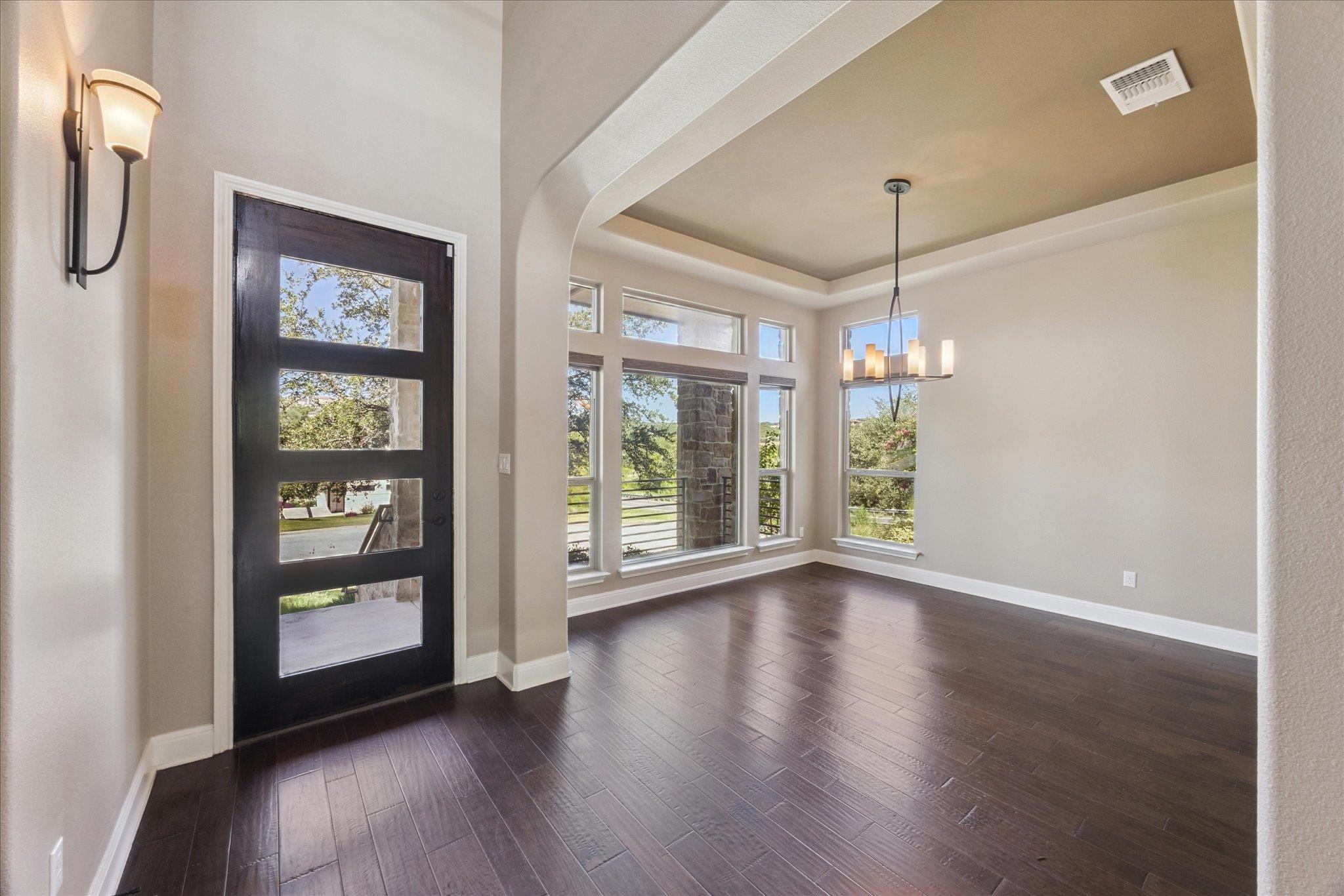 101 Stephanie Ln, Austin, TX 78738