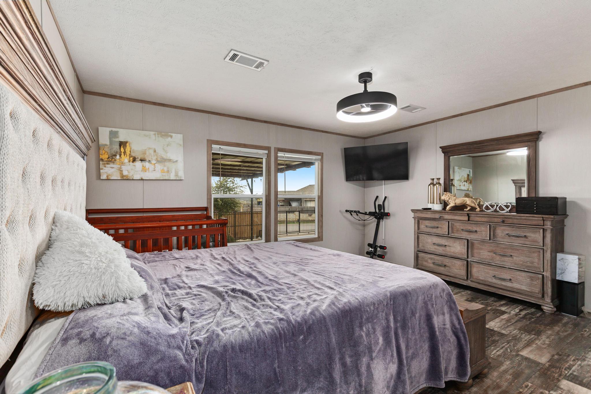 122 Kelp Gull Dr, Del Valle, TX 78617