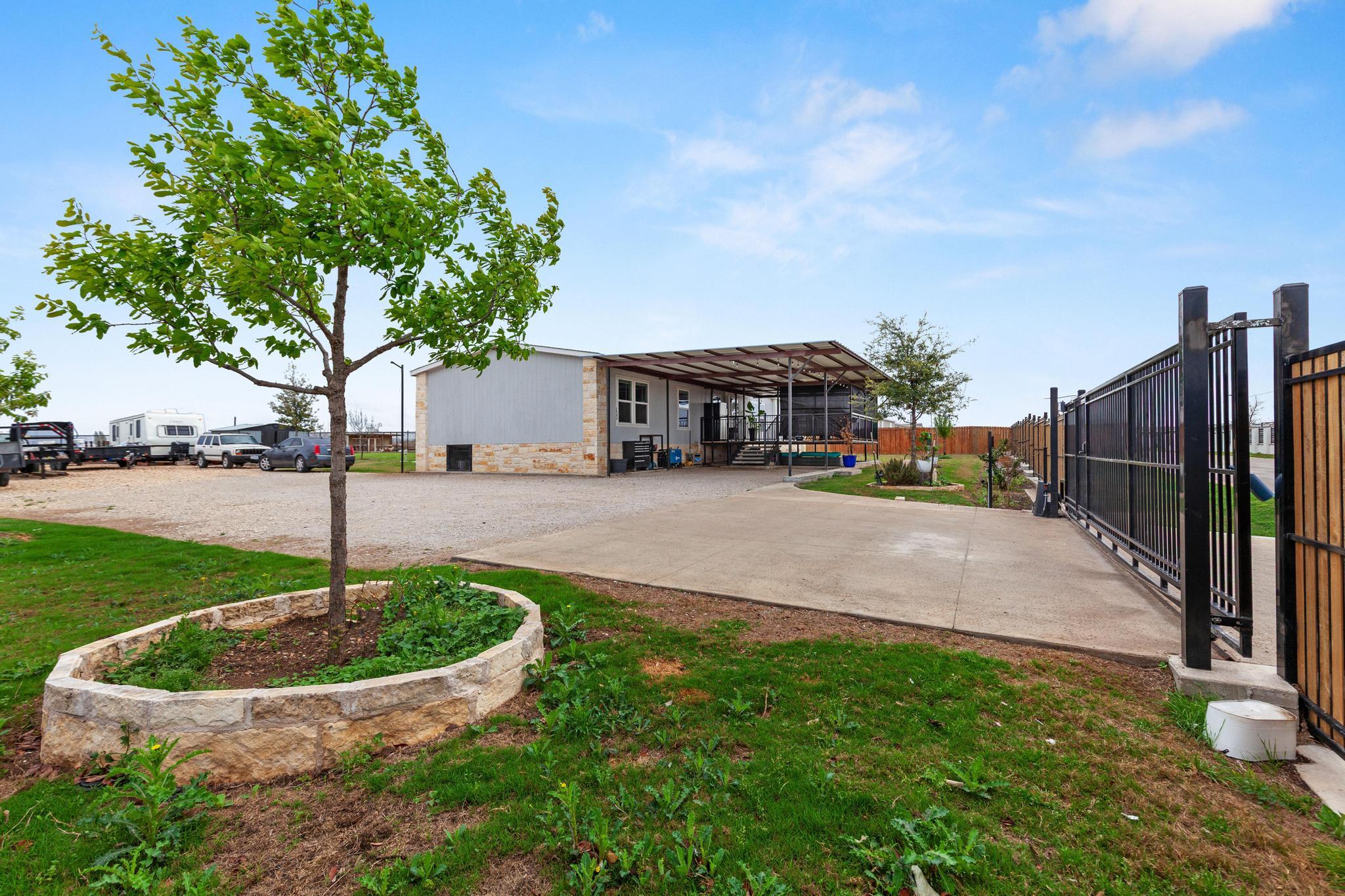 122 Kelp Gull Dr, Del Valle, TX 78617