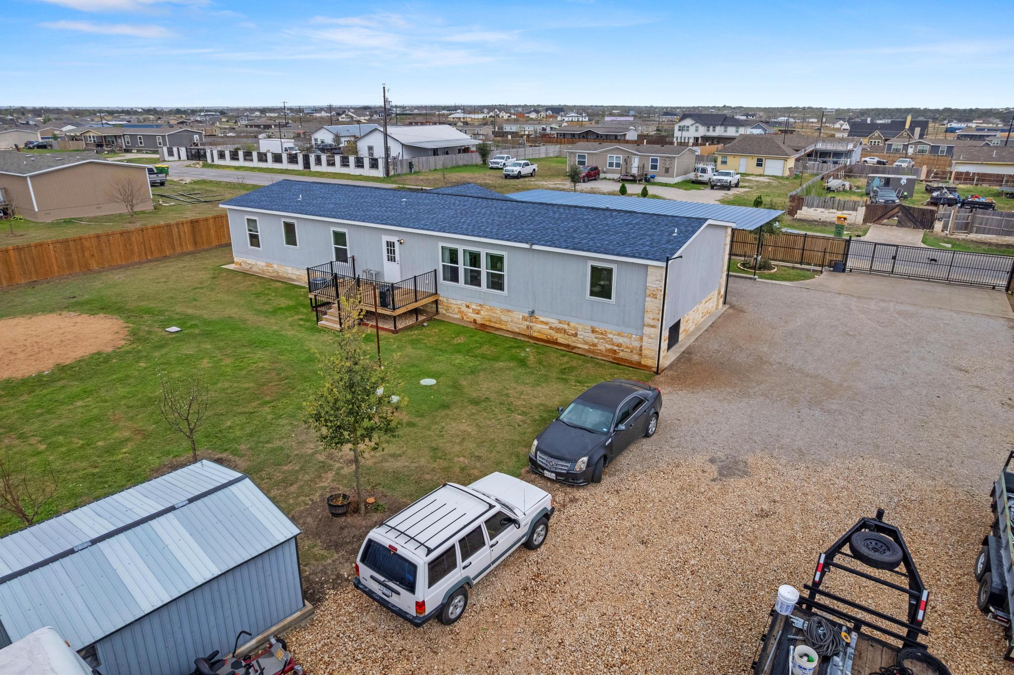 122 Kelp Gull Dr, Del Valle, TX 78617