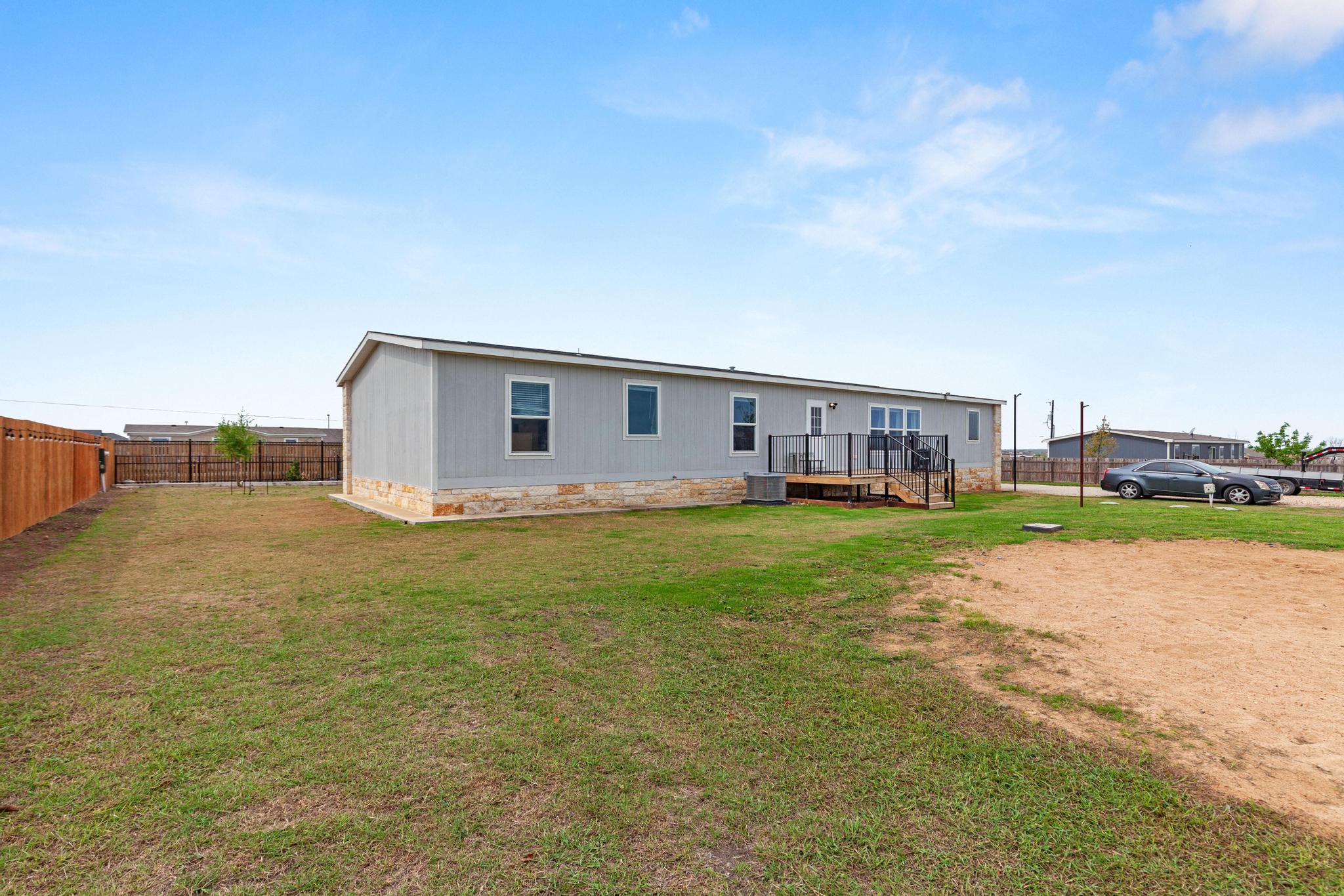 122 Kelp Gull Dr, Del Valle, TX 78617