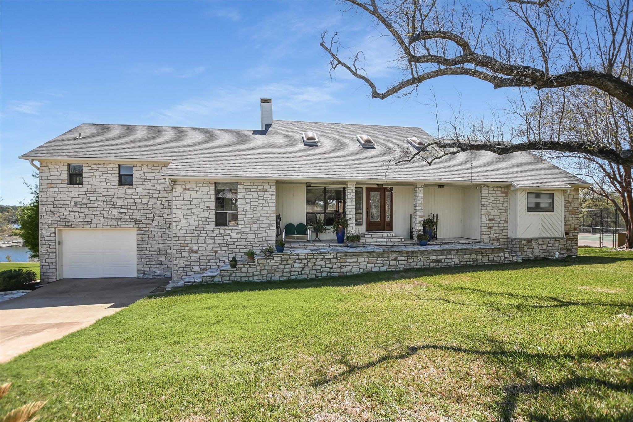 23521 Flat Creek Dr, Marble Falls, TX 78654
