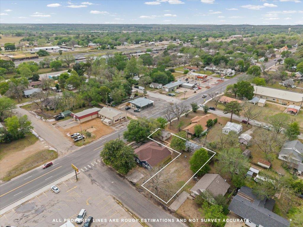 1207 NE Loop 230, Smithville, TX 78957