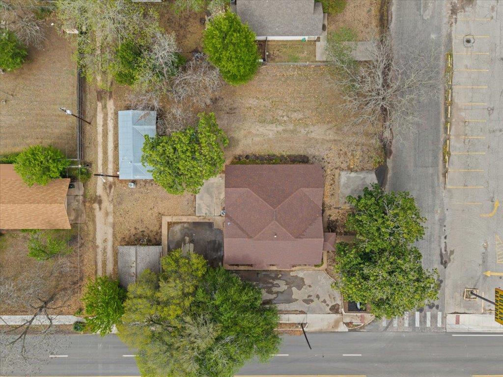 1207 NE Loop 230, Smithville, TX 78957