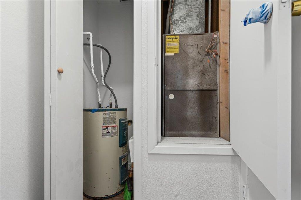 1207 NE Loop 230, Smithville, TX 78957