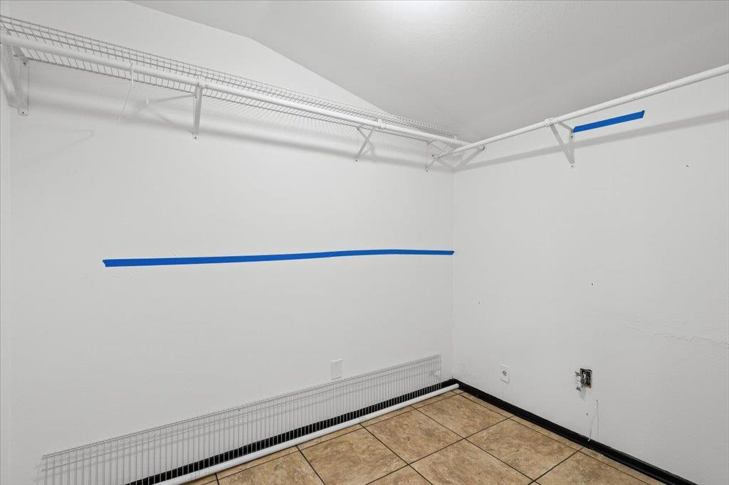 1207 NE Loop 230, Smithville, TX 78957