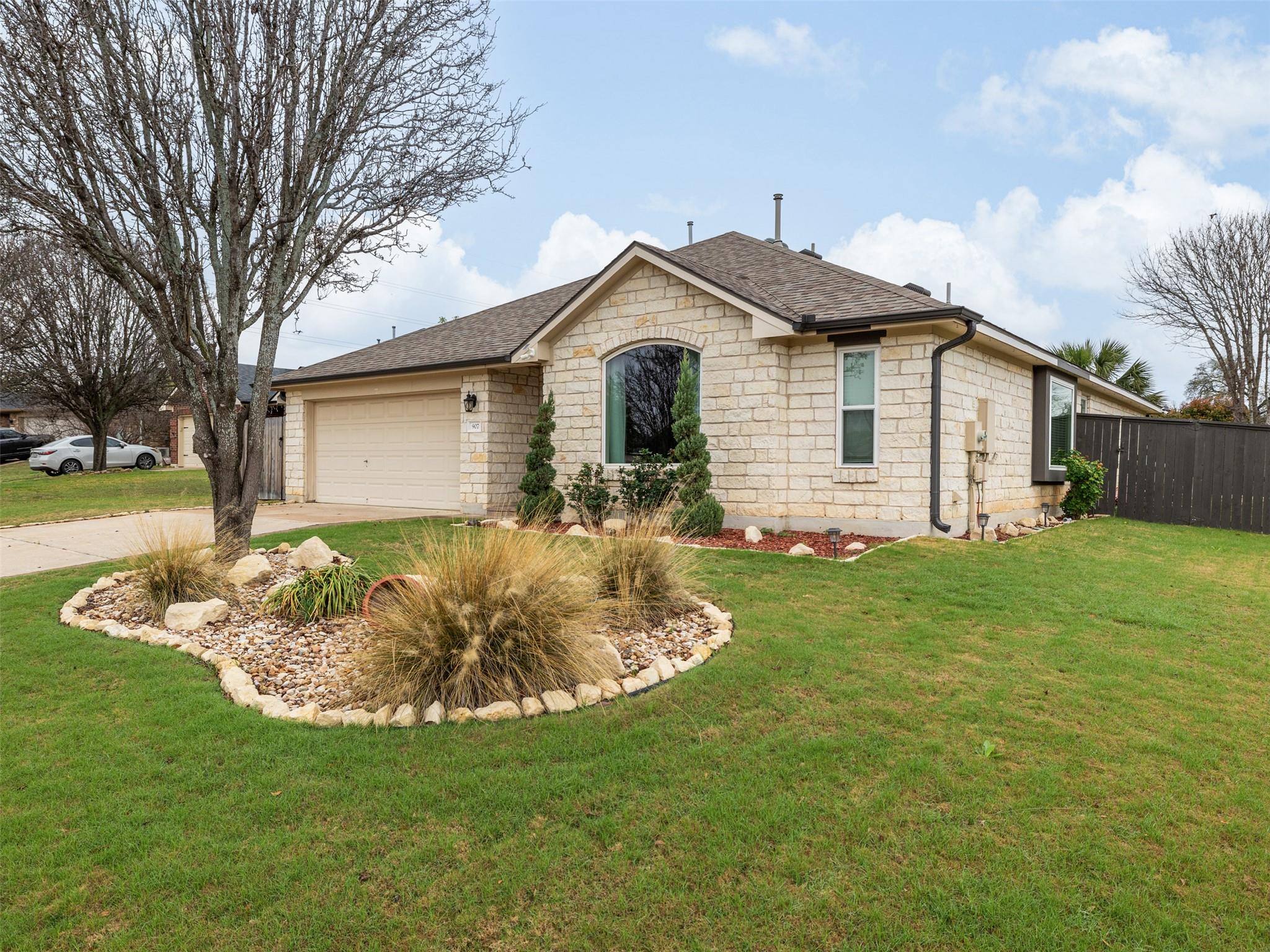 907 Ridgemont Cir, Leander, TX 78641