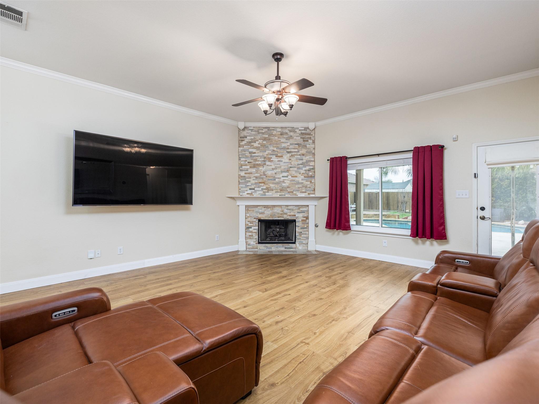 907 Ridgemont Cir, Leander, TX 78641