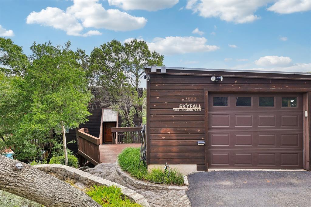 1002 Jousting Pl, Austin, TX 78746
