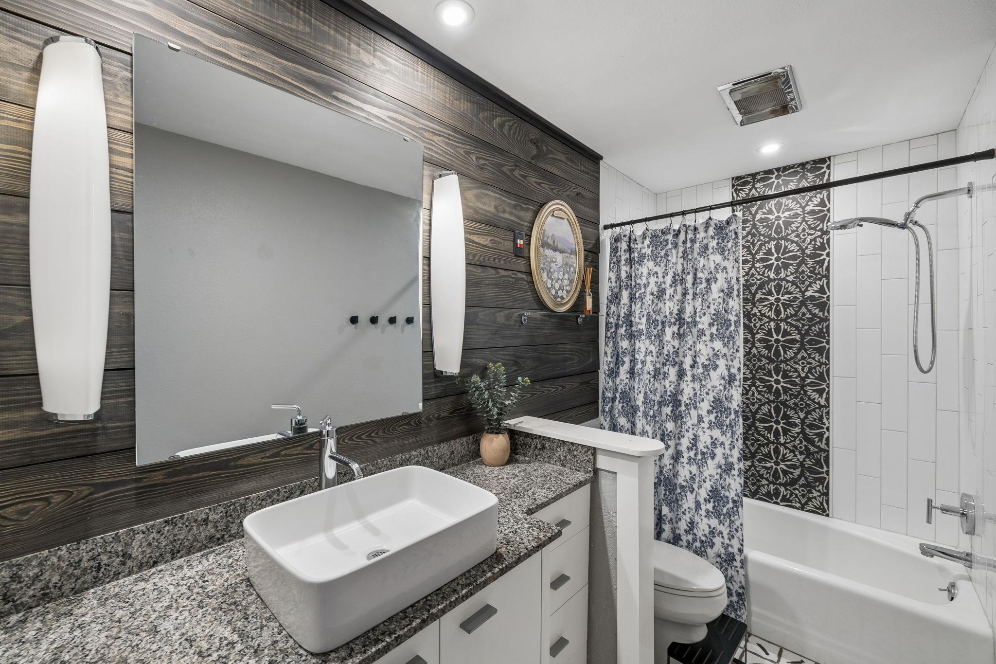 677 Floral Ave, New Braunfels, TX 78130