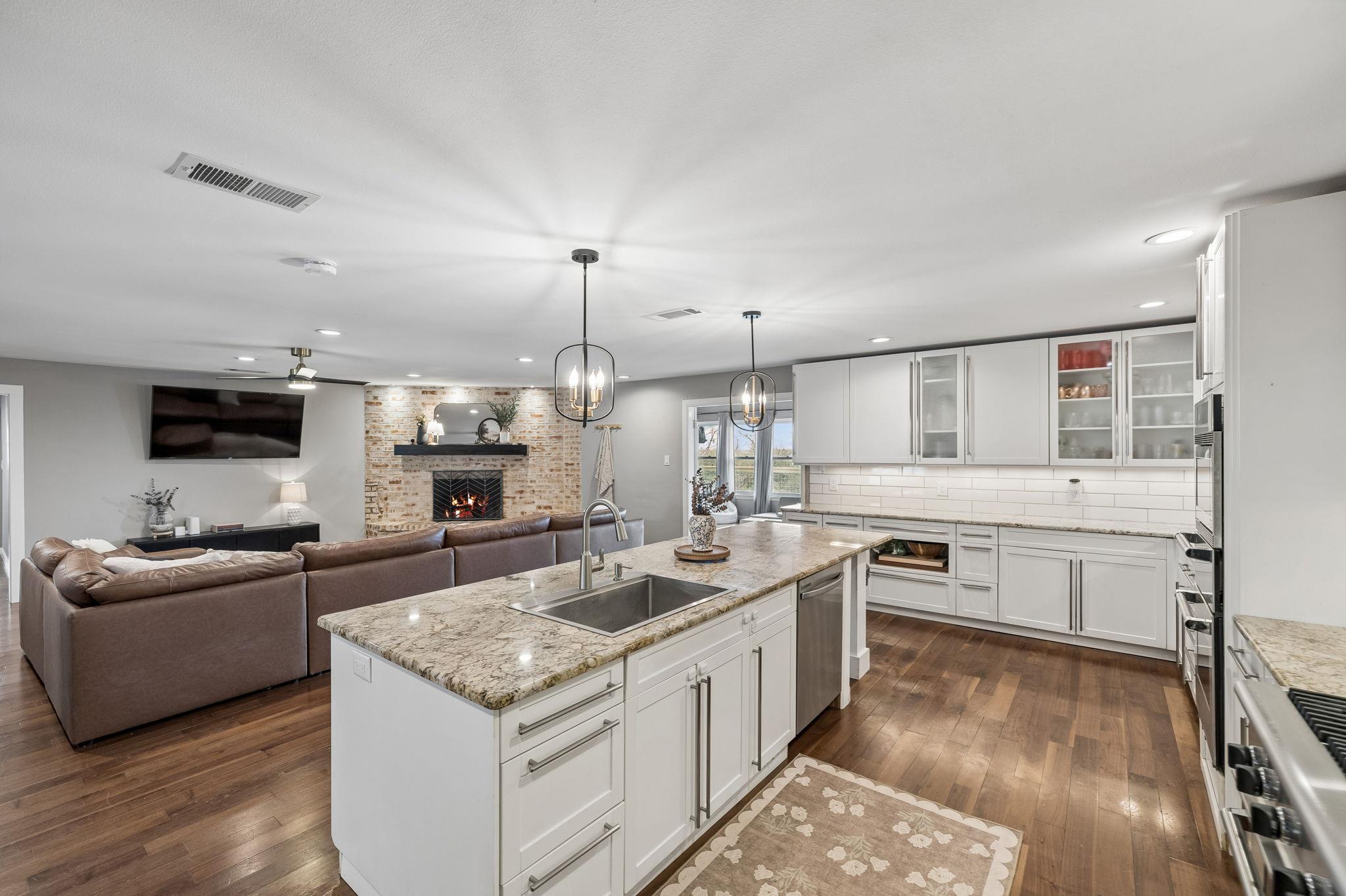 677 Floral Ave, New Braunfels, TX 78130