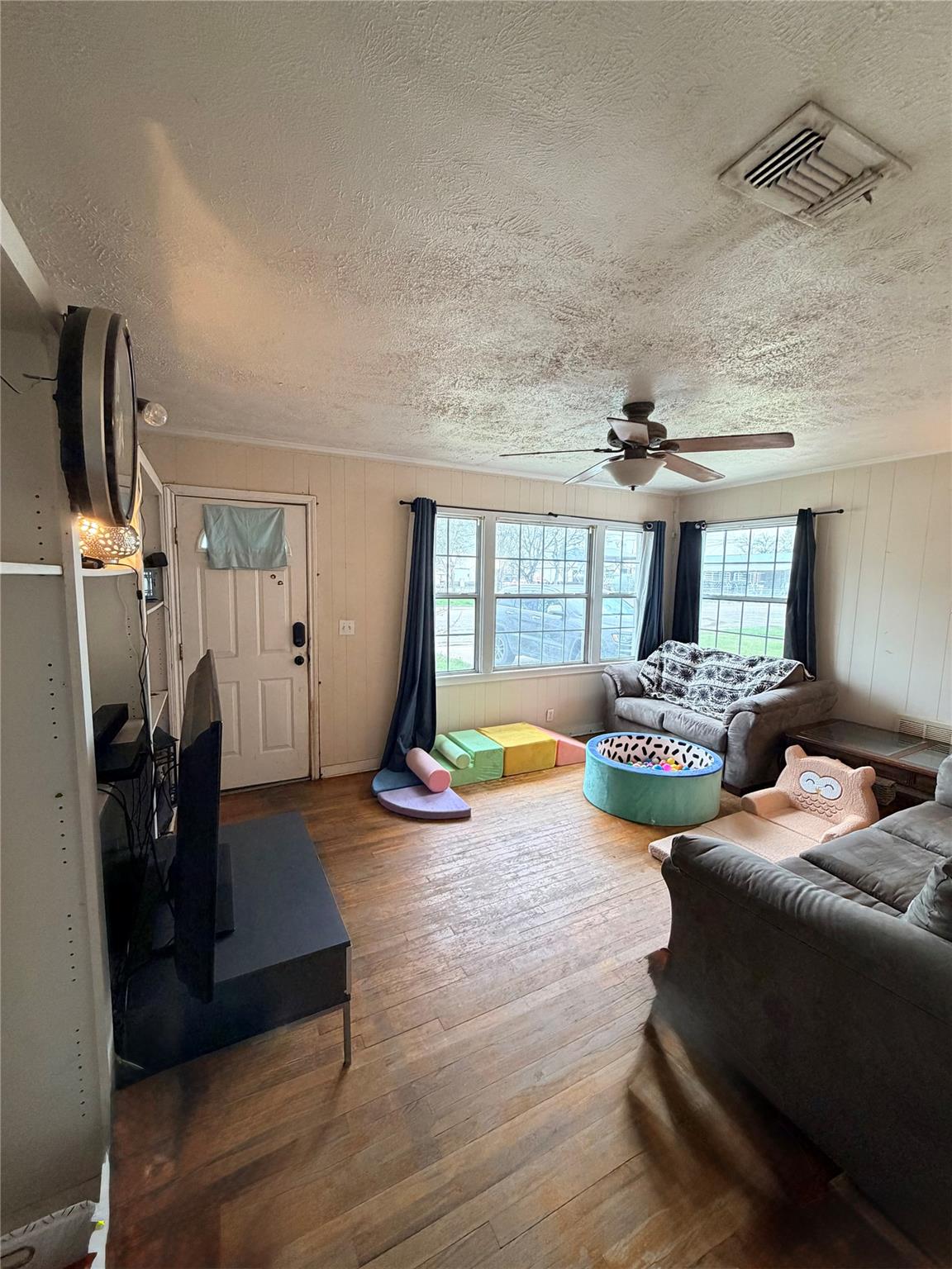 531 E Houston St, Giddings, TX 78942