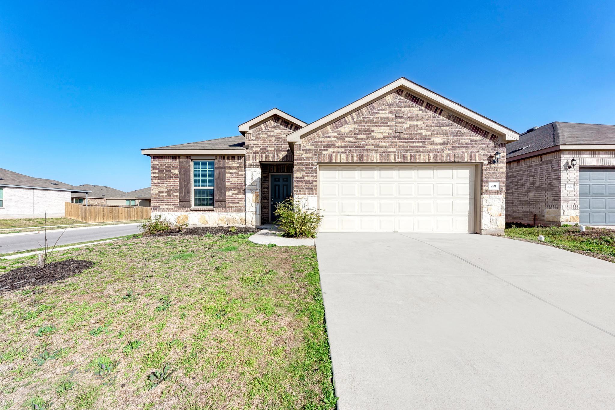 201 Pivot Dr, Taylor, TX 76574