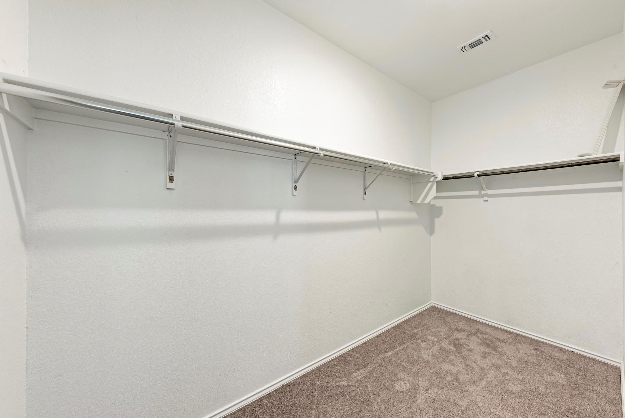 201 Pivot Dr, Taylor, TX 76574