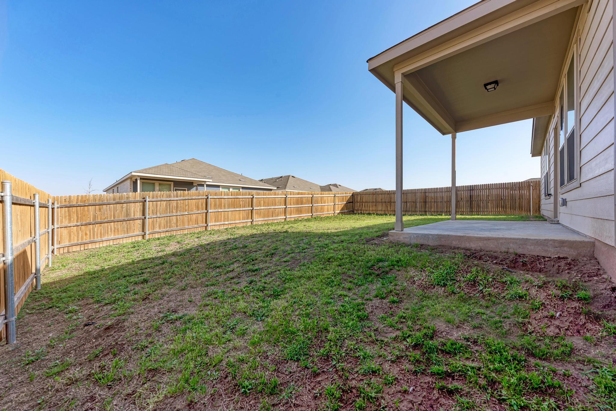 201 Pivot Dr, Taylor, TX 76574