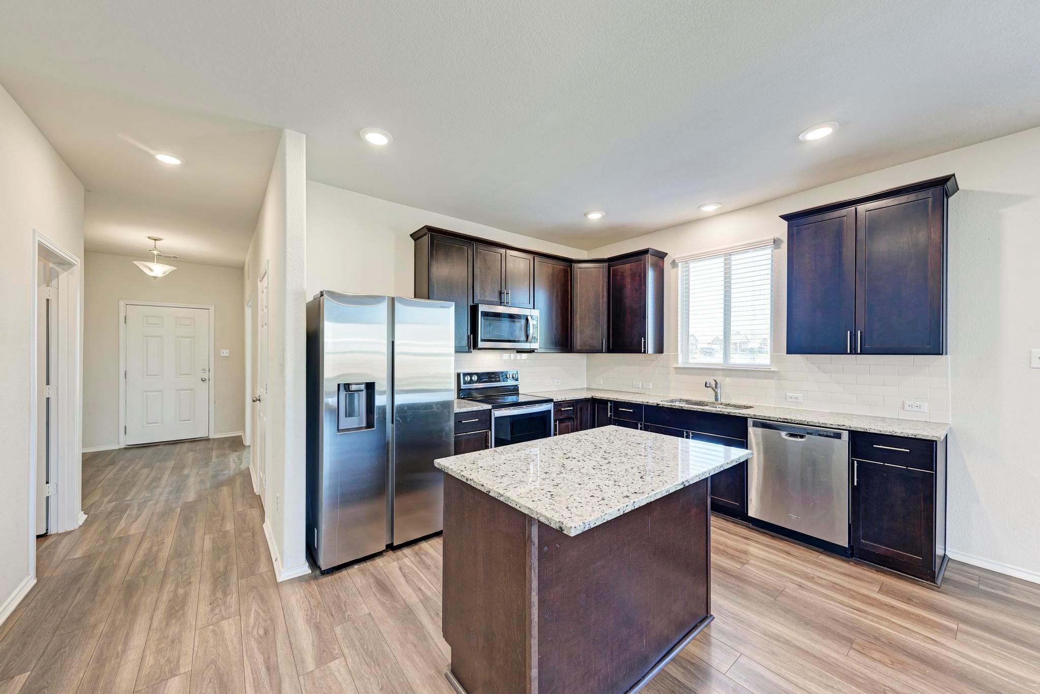 201 Pivot Dr, Taylor, TX 76574