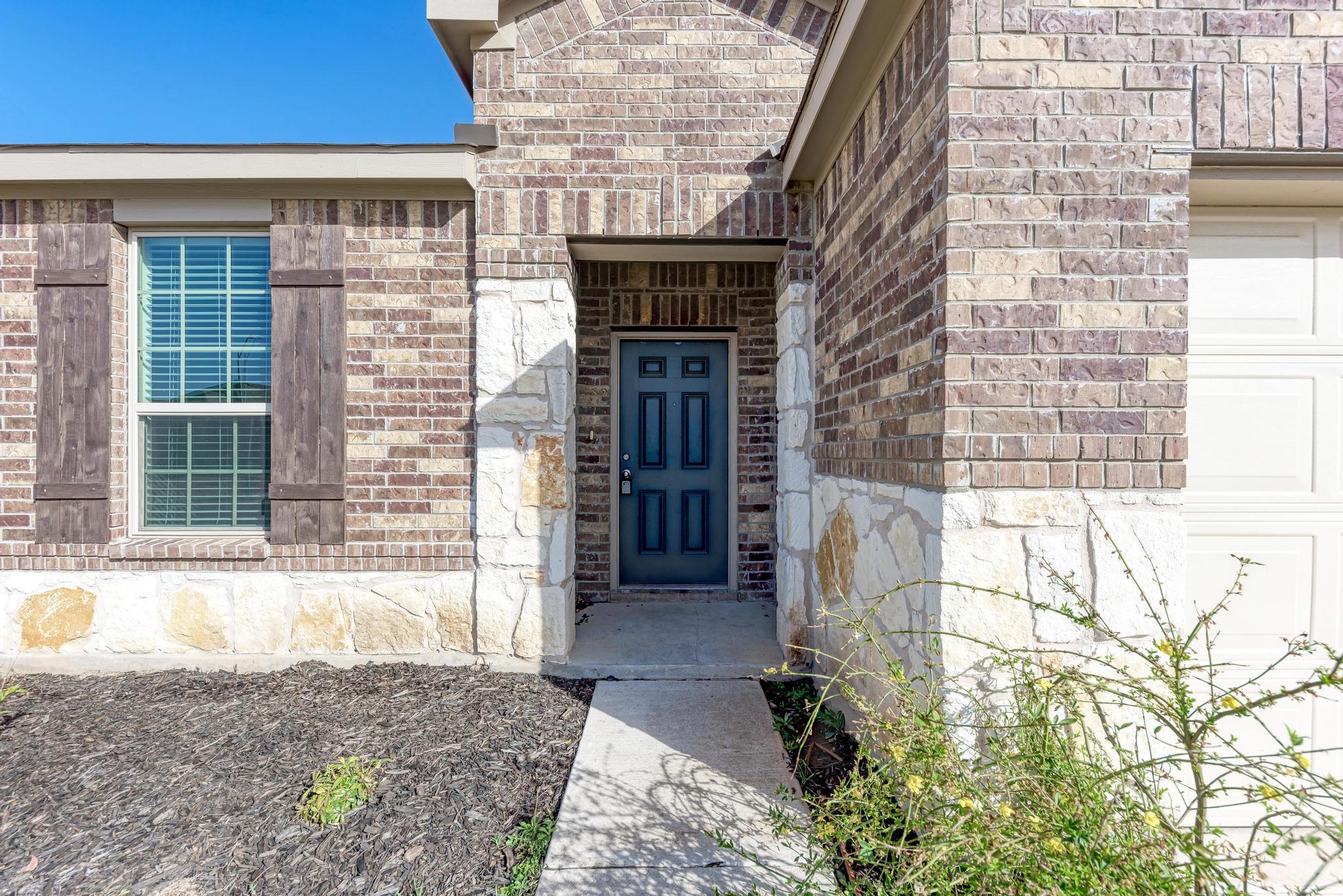 201 Pivot Dr, Taylor, TX 76574