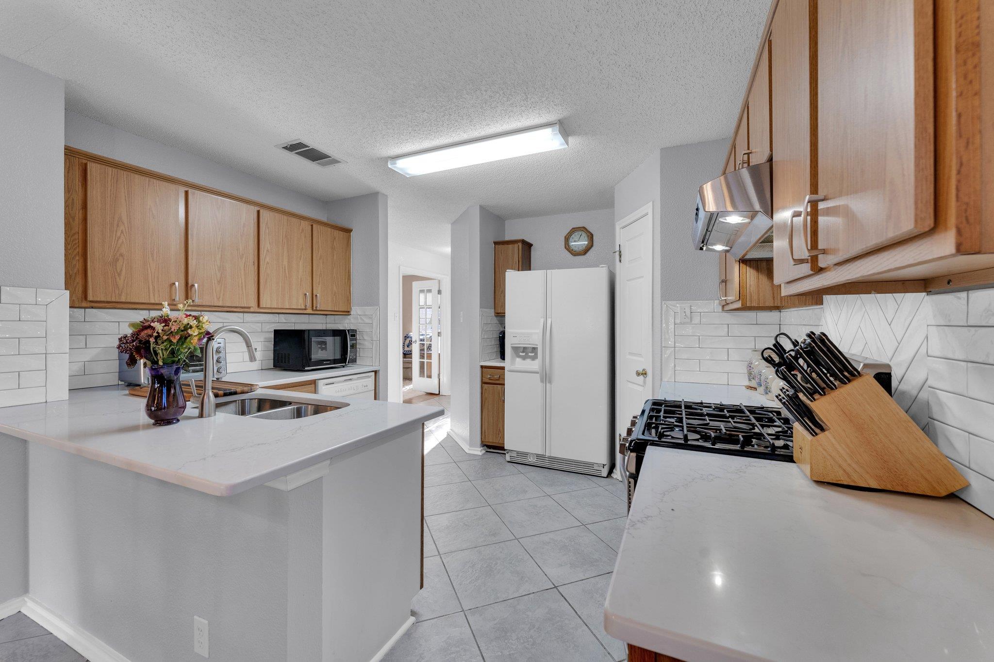 302 Debora Dr, Georgetown, TX 78628