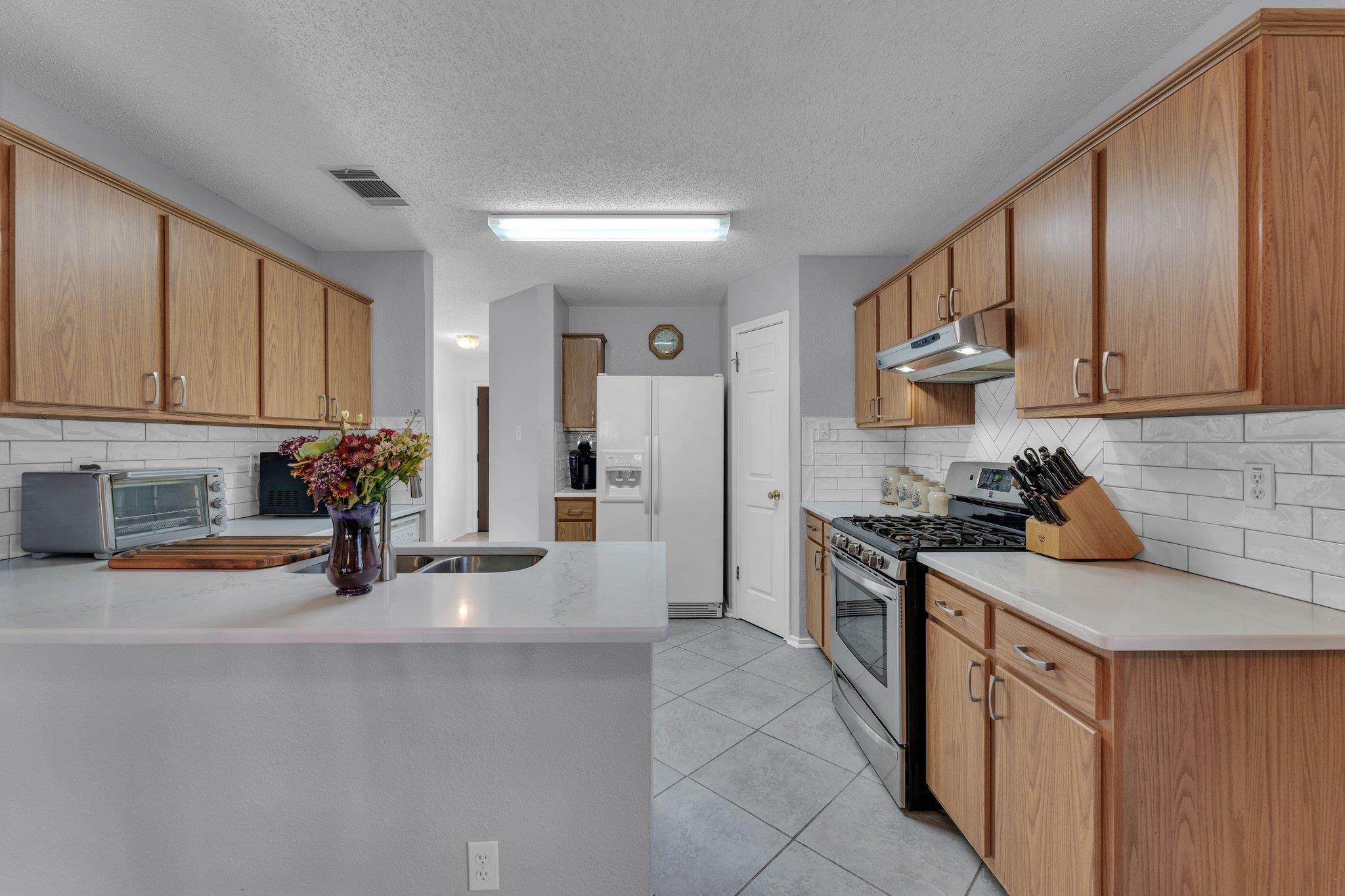 302 Debora Dr, Georgetown, TX 78628