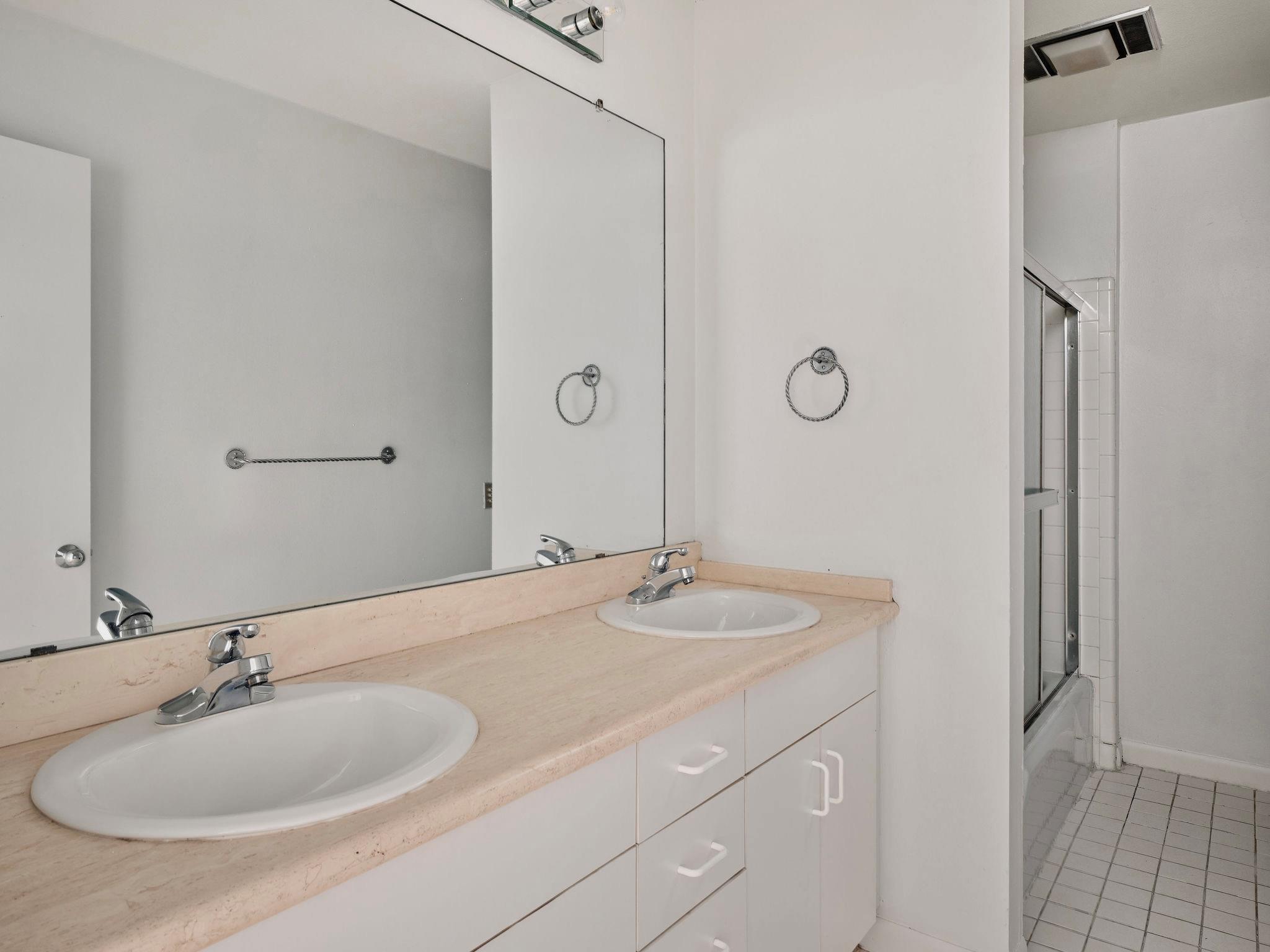 3416 Pecos St # B, Austin, TX 78703