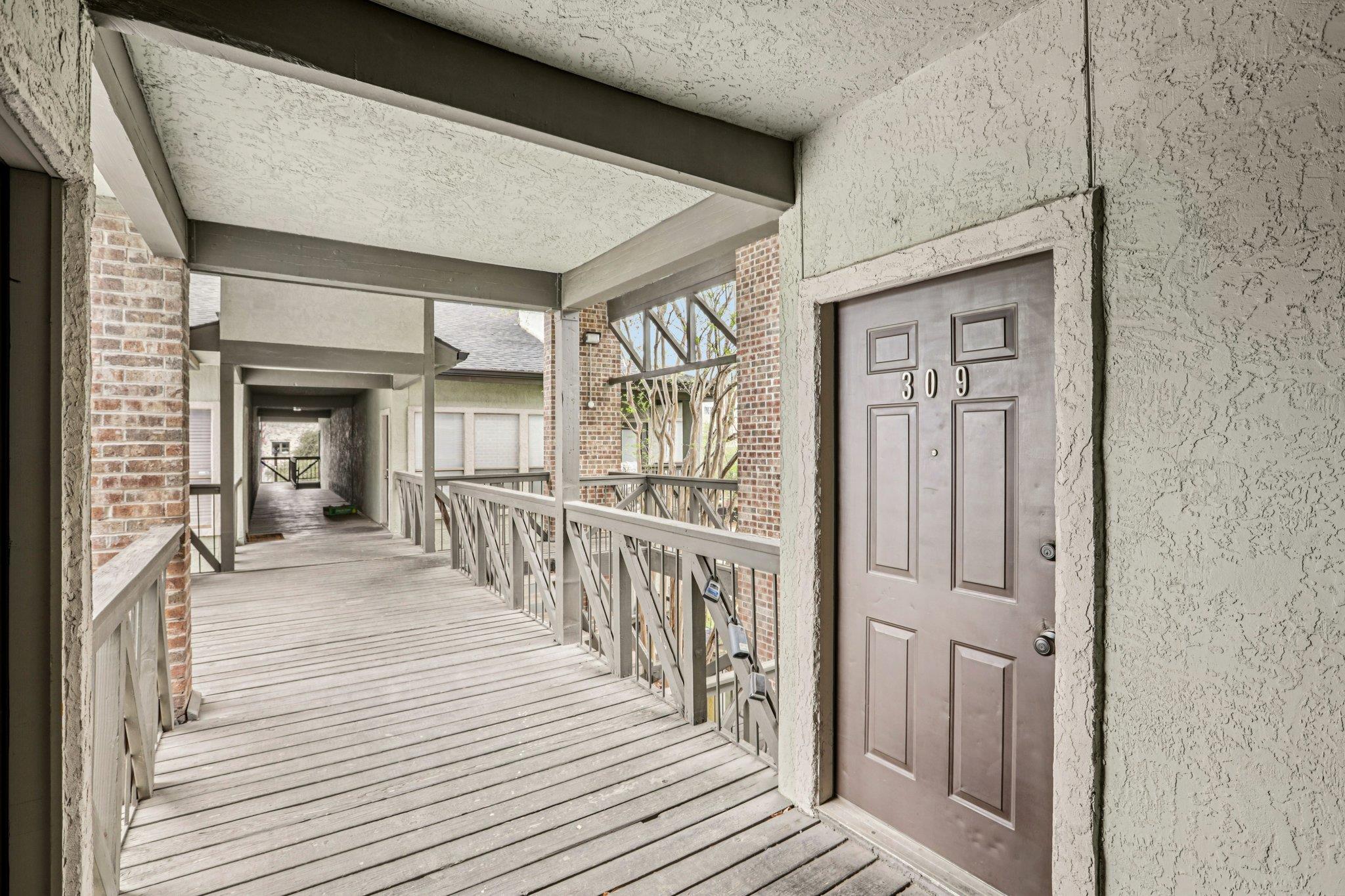 807 W 25th St # 309, Austin, TX 78705