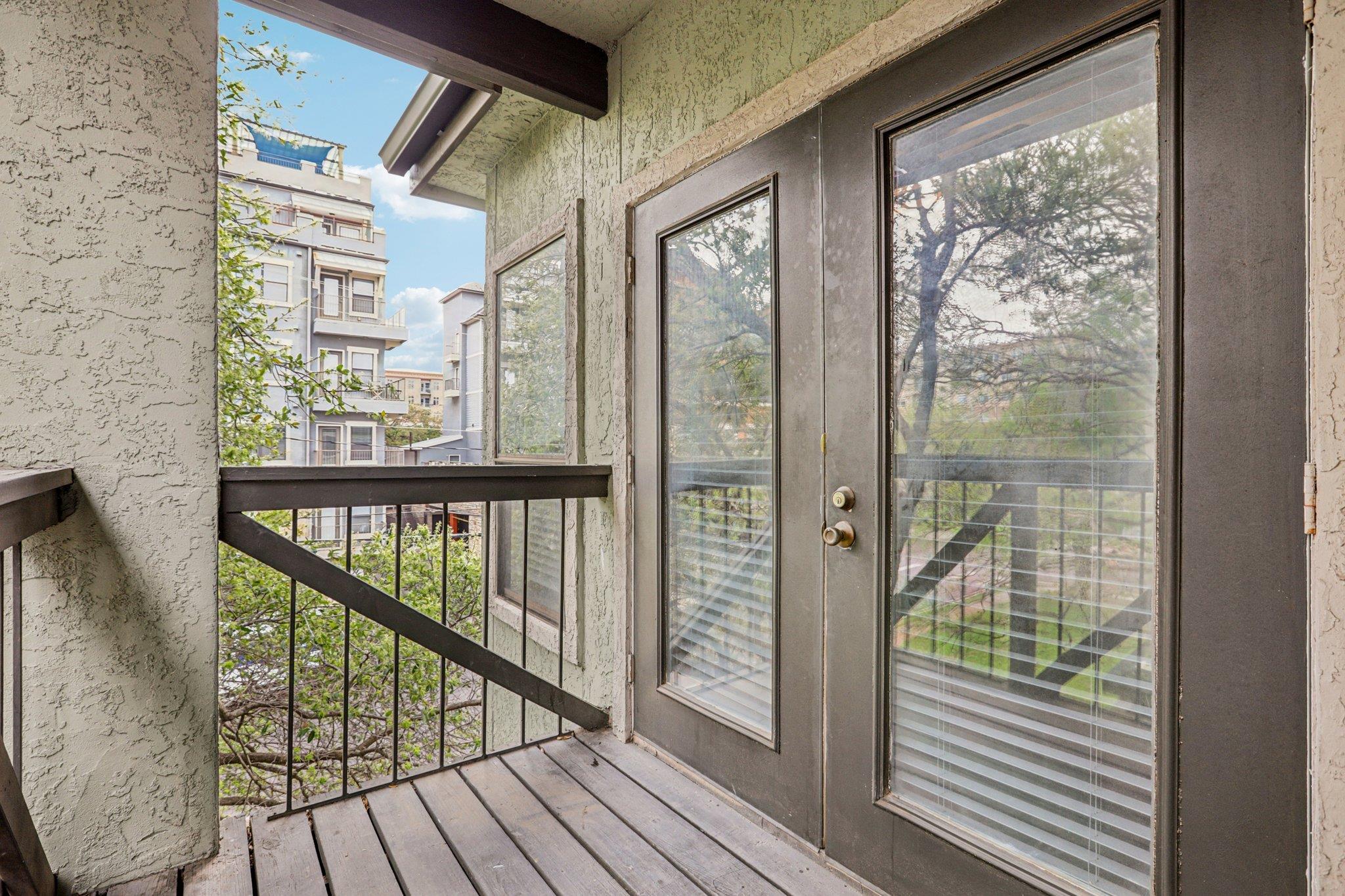 807 W 25th St # 309, Austin, TX 78705