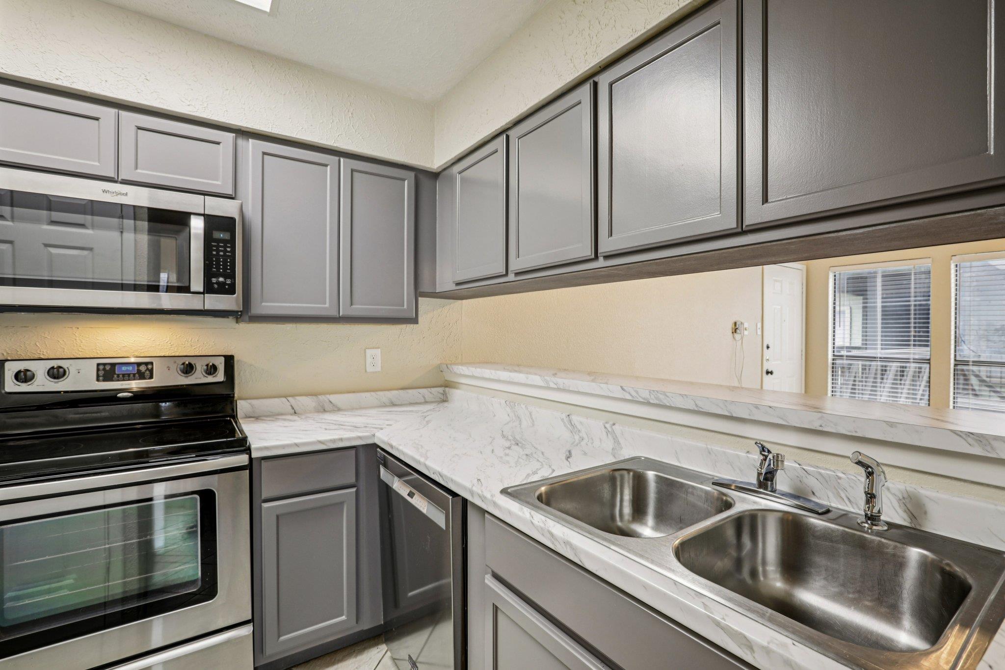 807 W 25th St # 309, Austin, TX 78705