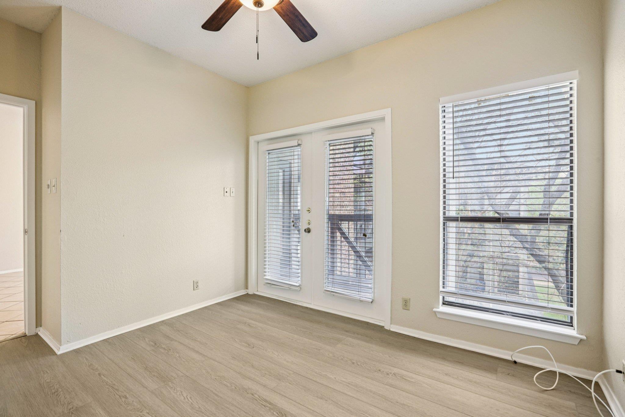 807 W 25th St # 309, Austin, TX 78705