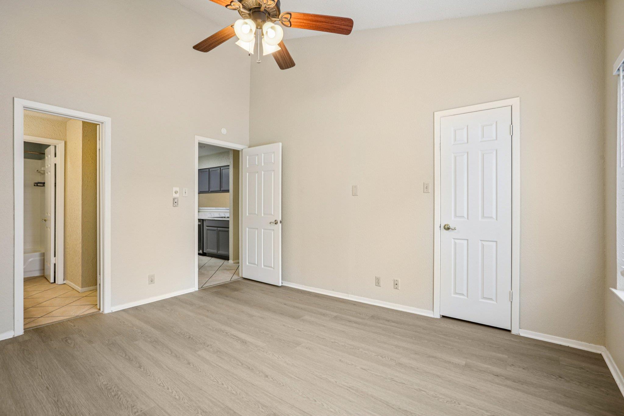 807 W 25th St # 309, Austin, TX 78705