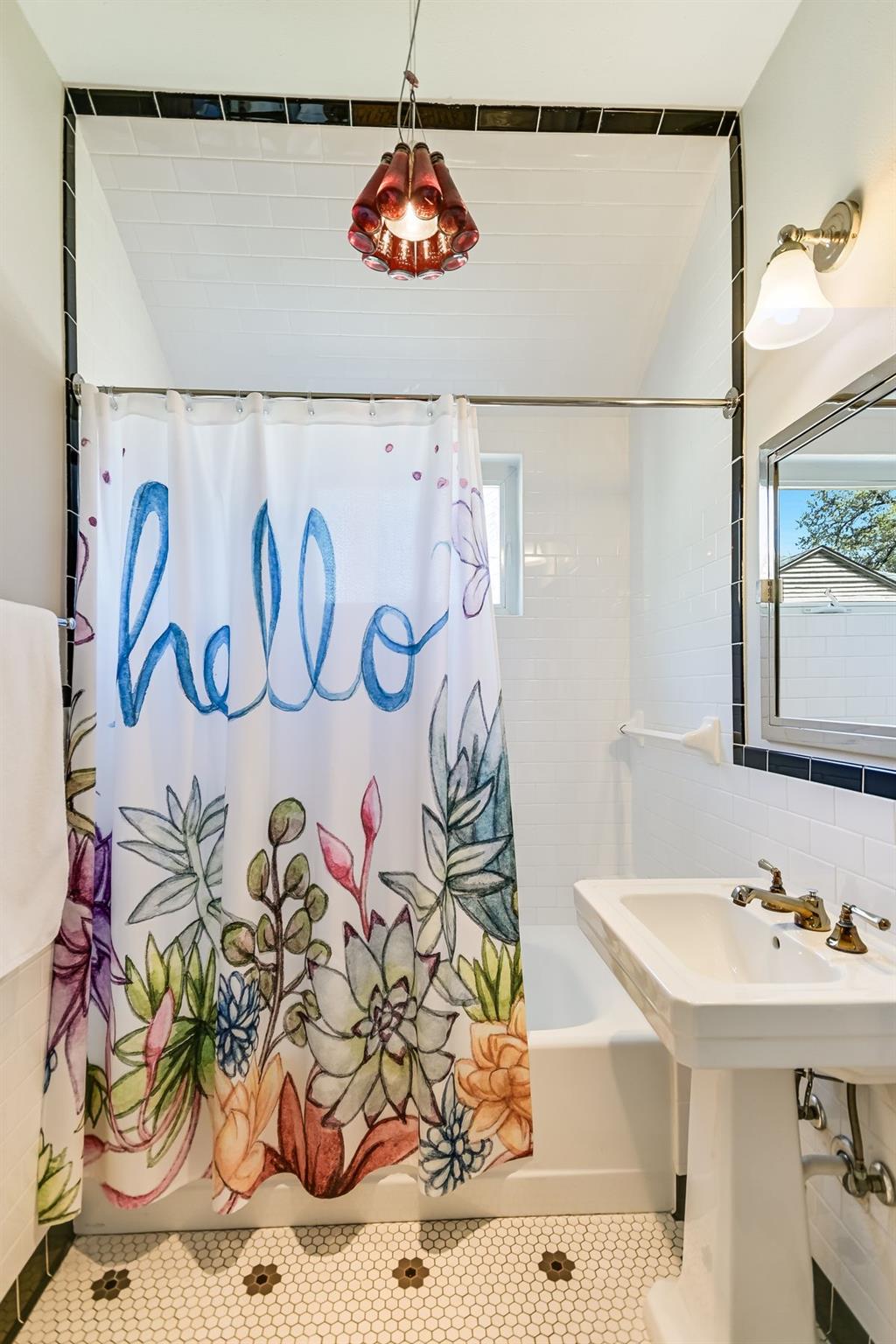 204 W 32nd St, Austin, TX 78705