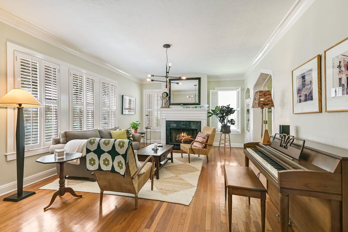 204 W 32nd St, Austin, TX 78705