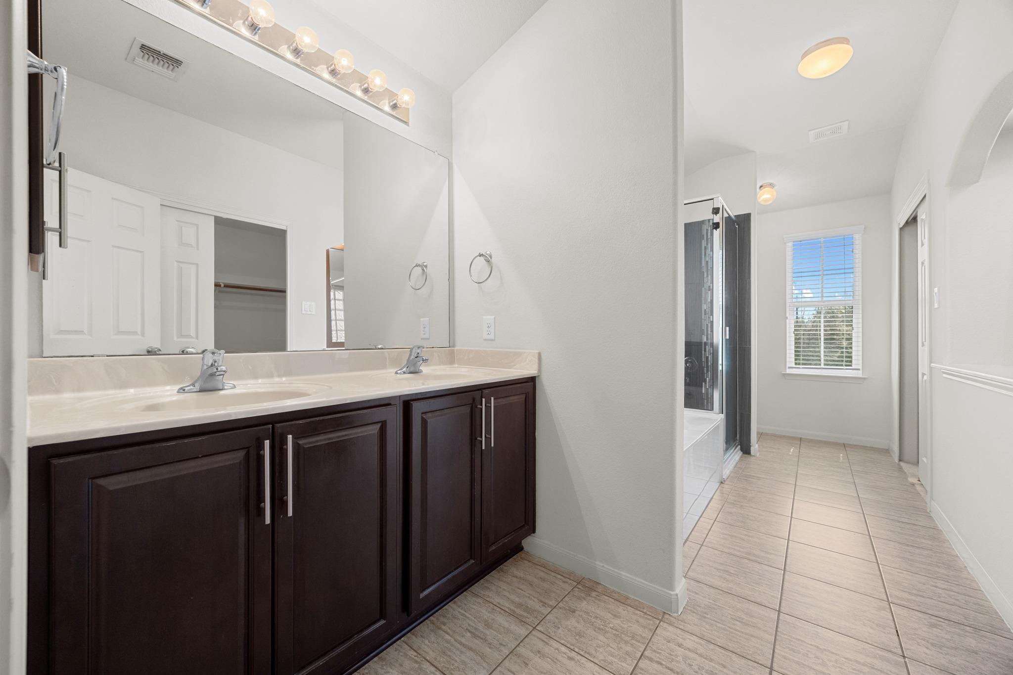 8601 Rock Pigeon Dr, Austin, TX 78729