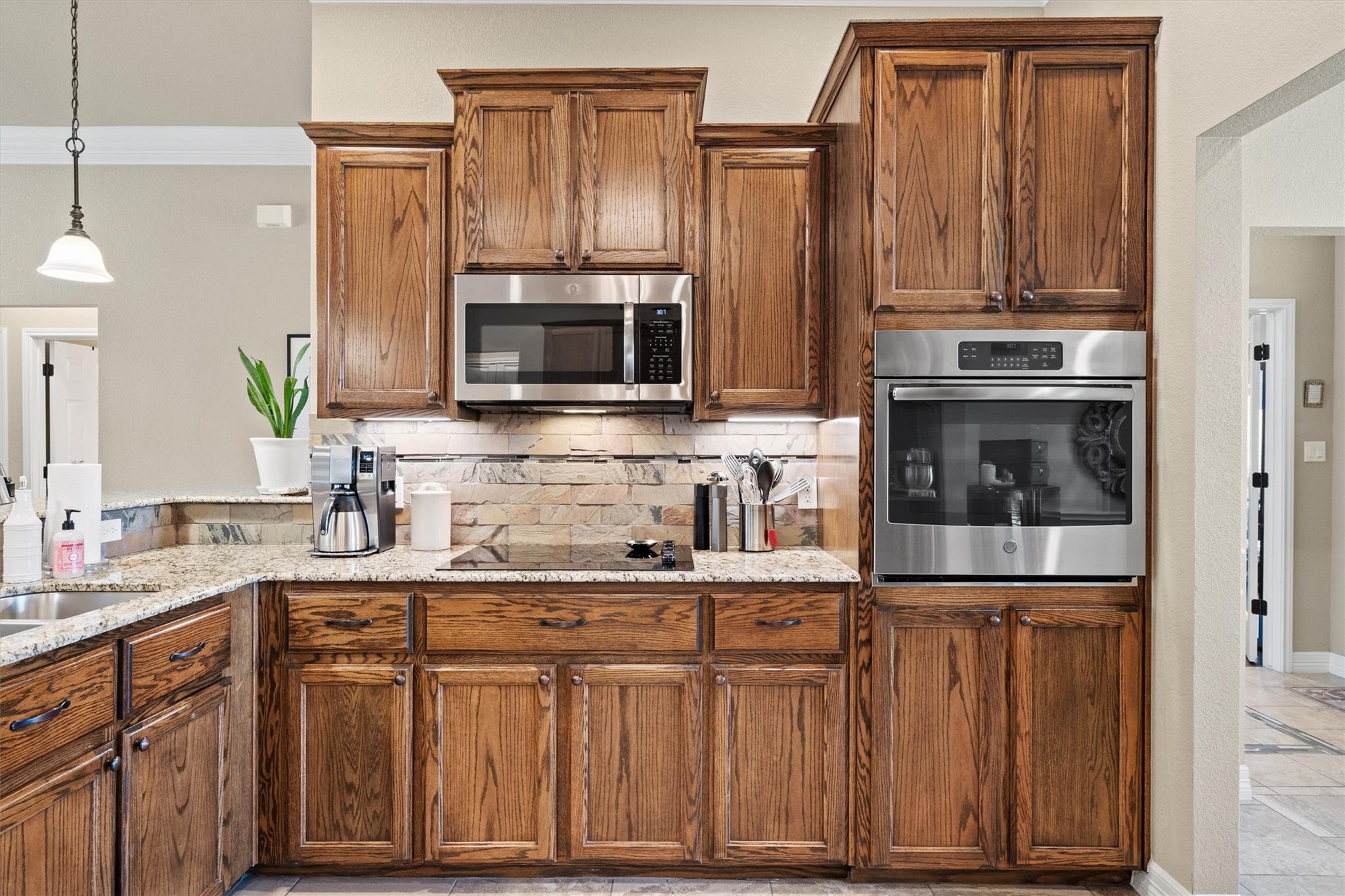 416 Western Sky Trl, Jarrell, TX 76537