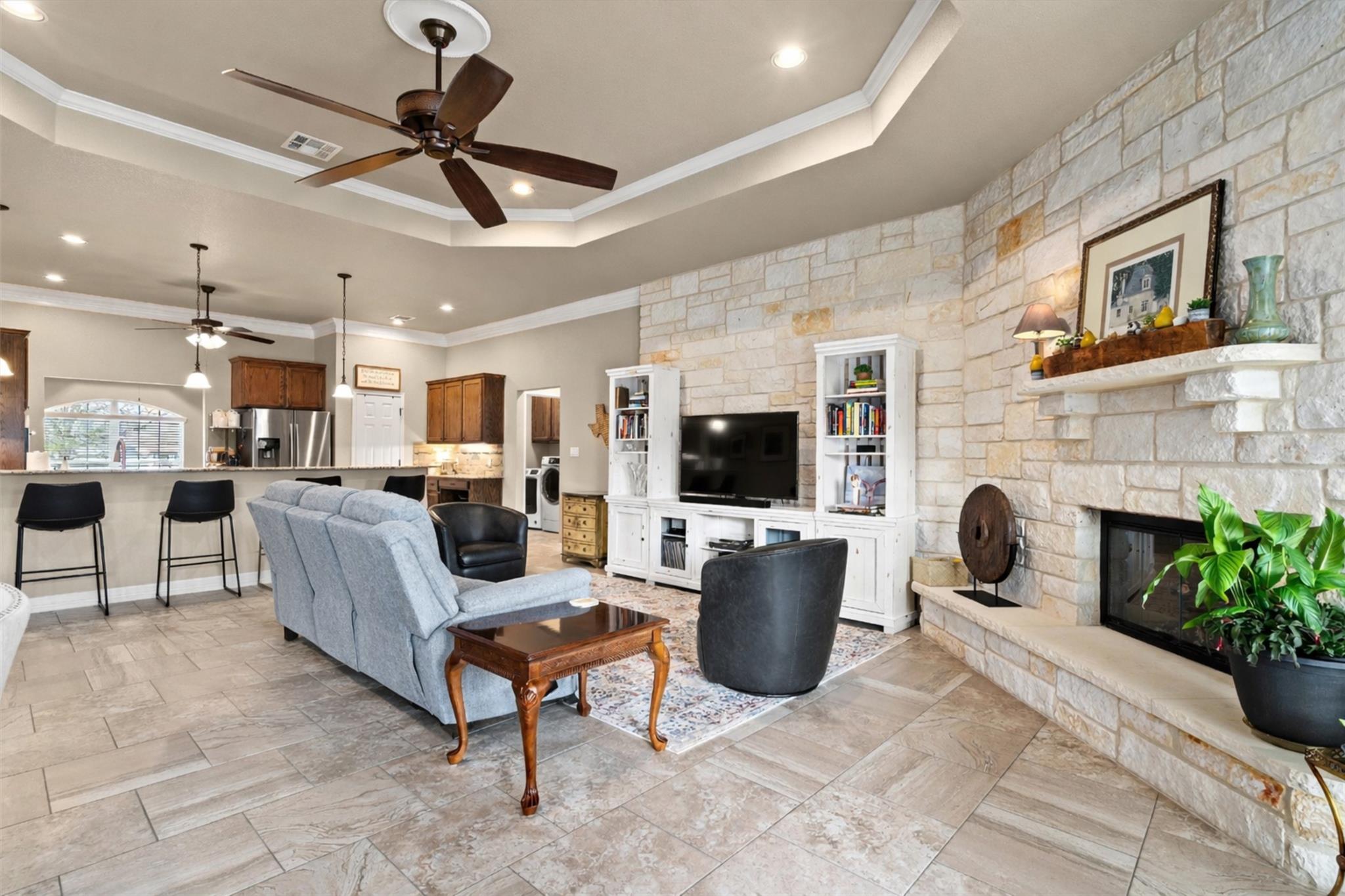 416 Western Sky Trl, Jarrell, TX 76537