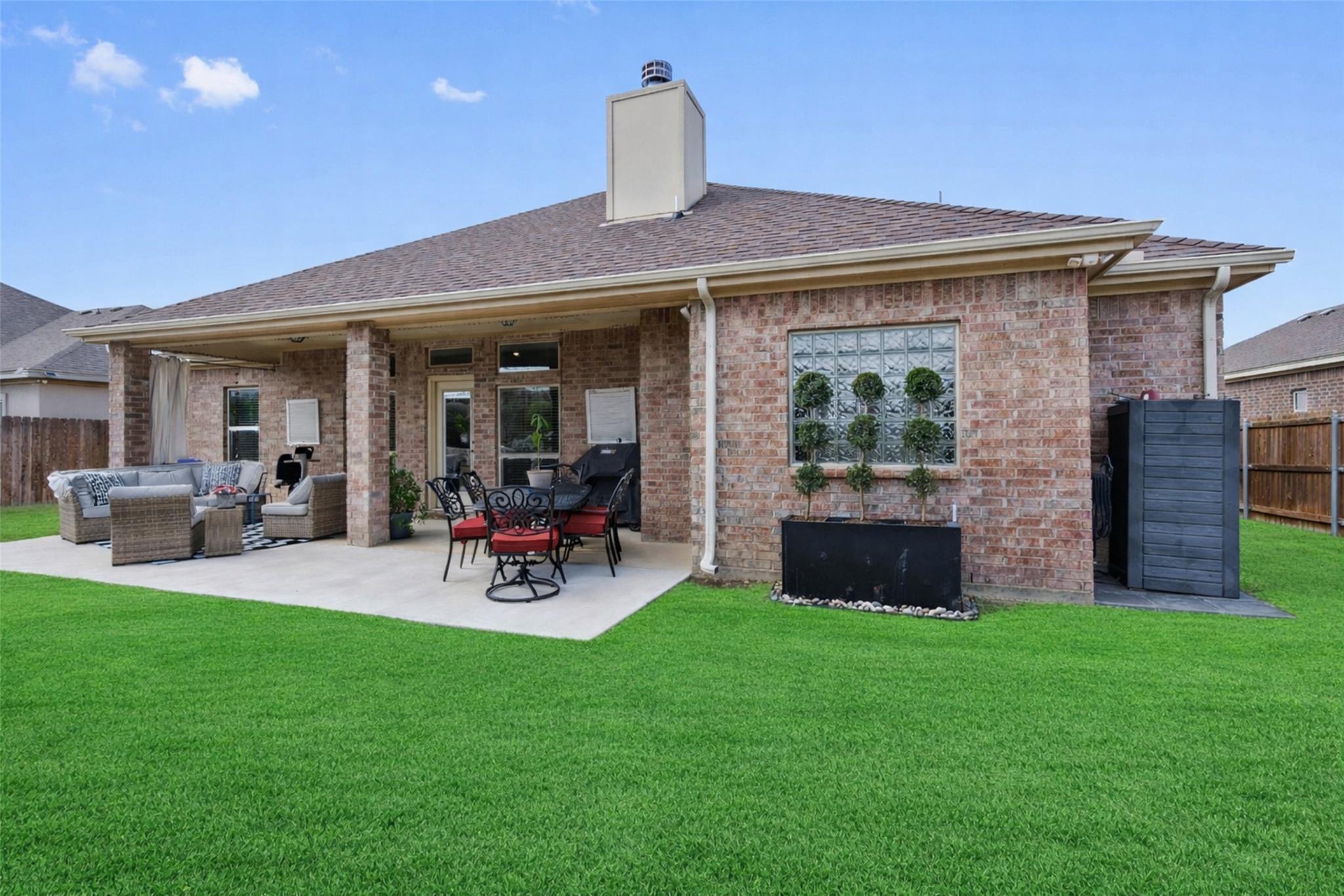 416 Western Sky Trl, Jarrell, TX 76537