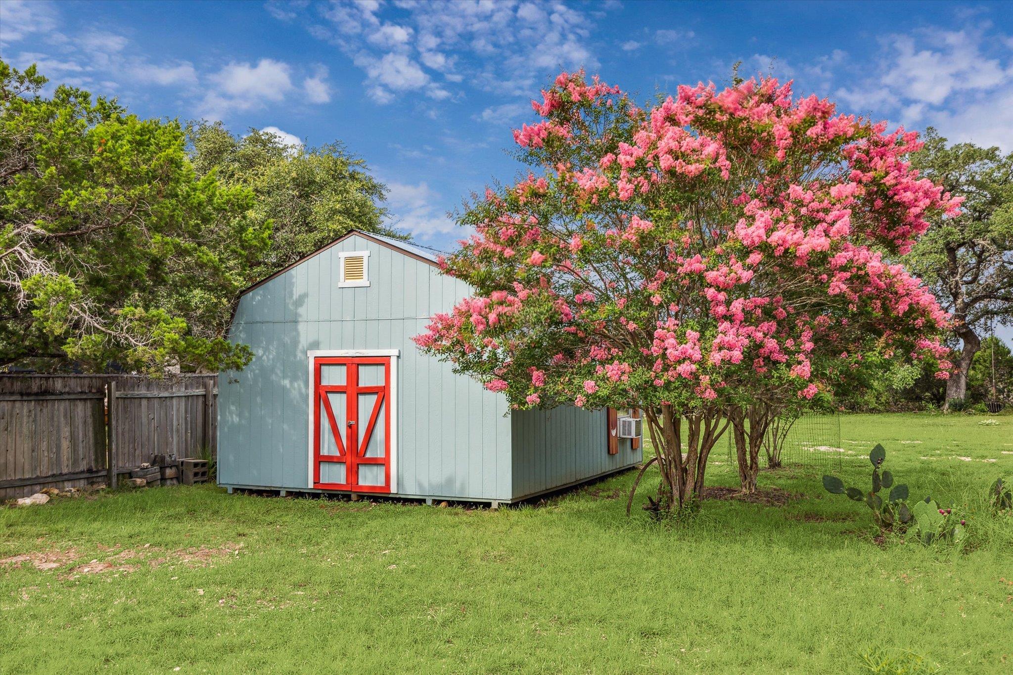 742 Park Shrs, Canyon Lake, TX 78133