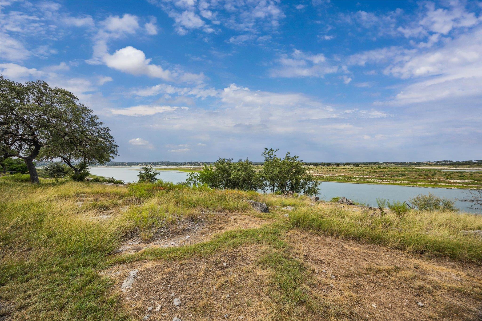 742 Park Shrs, Canyon Lake, TX 78133