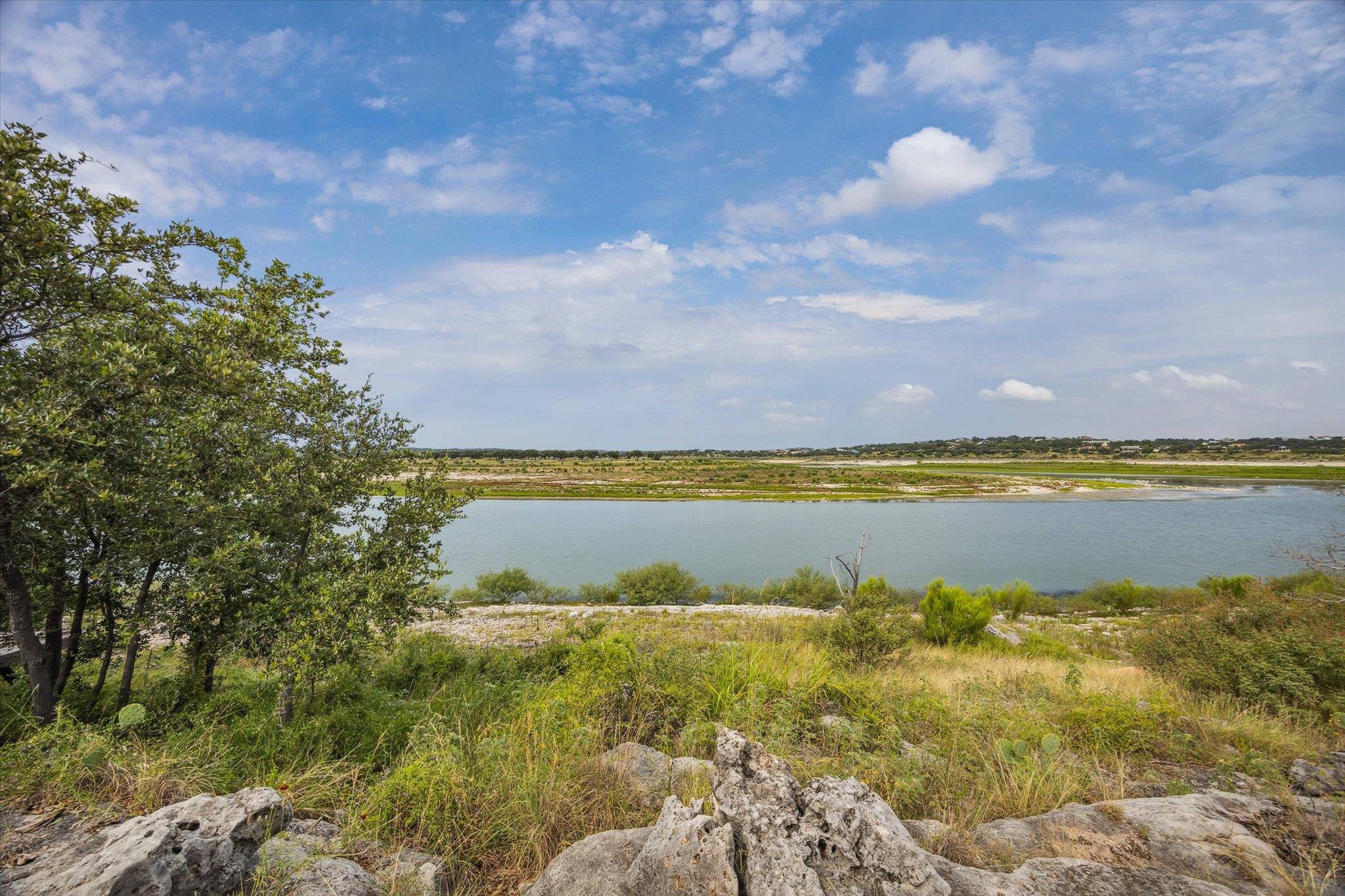 742 Park Shrs, Canyon Lake, TX 78133