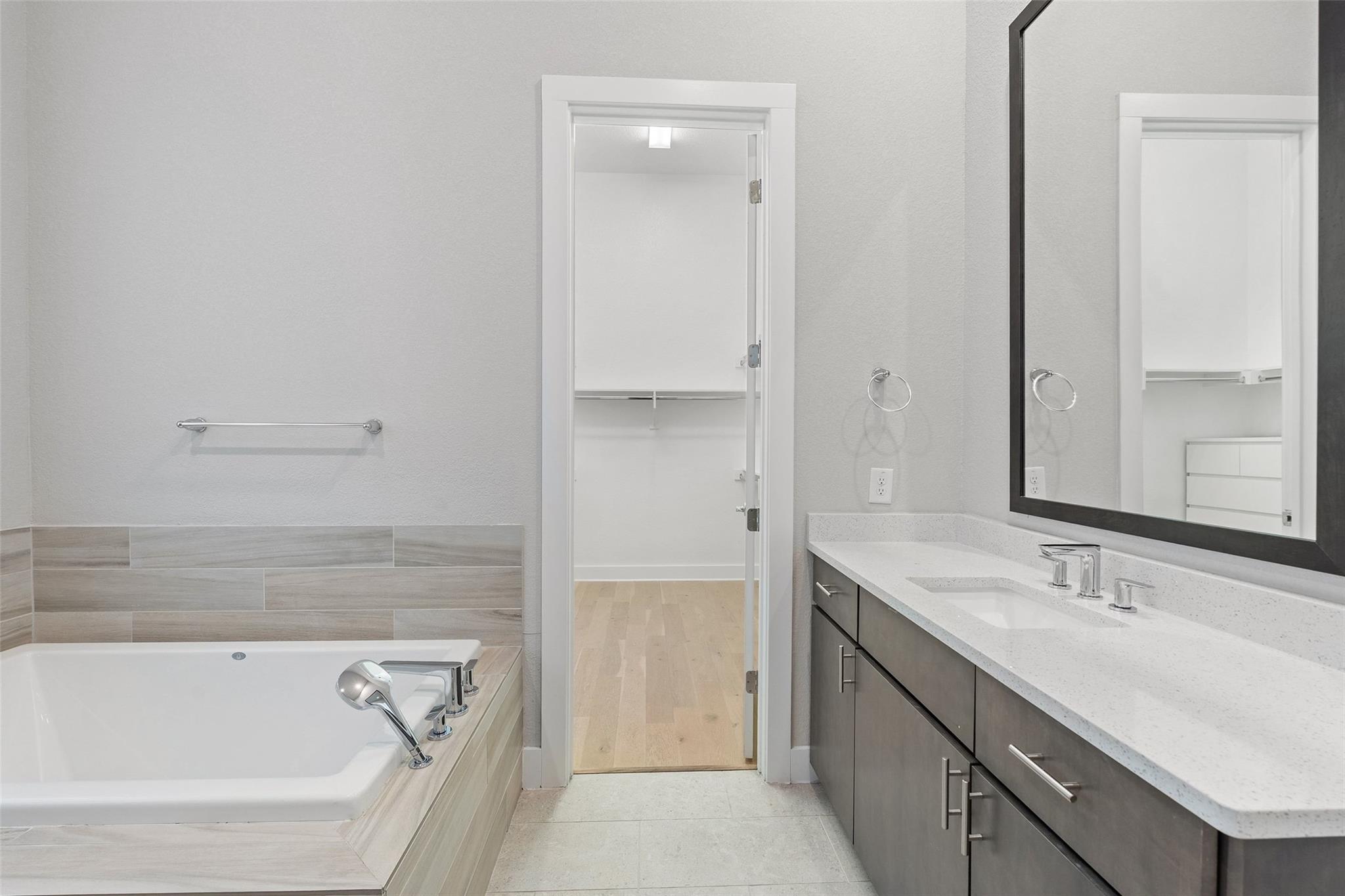 6104 Florencia Ln, Austin, TX 78724