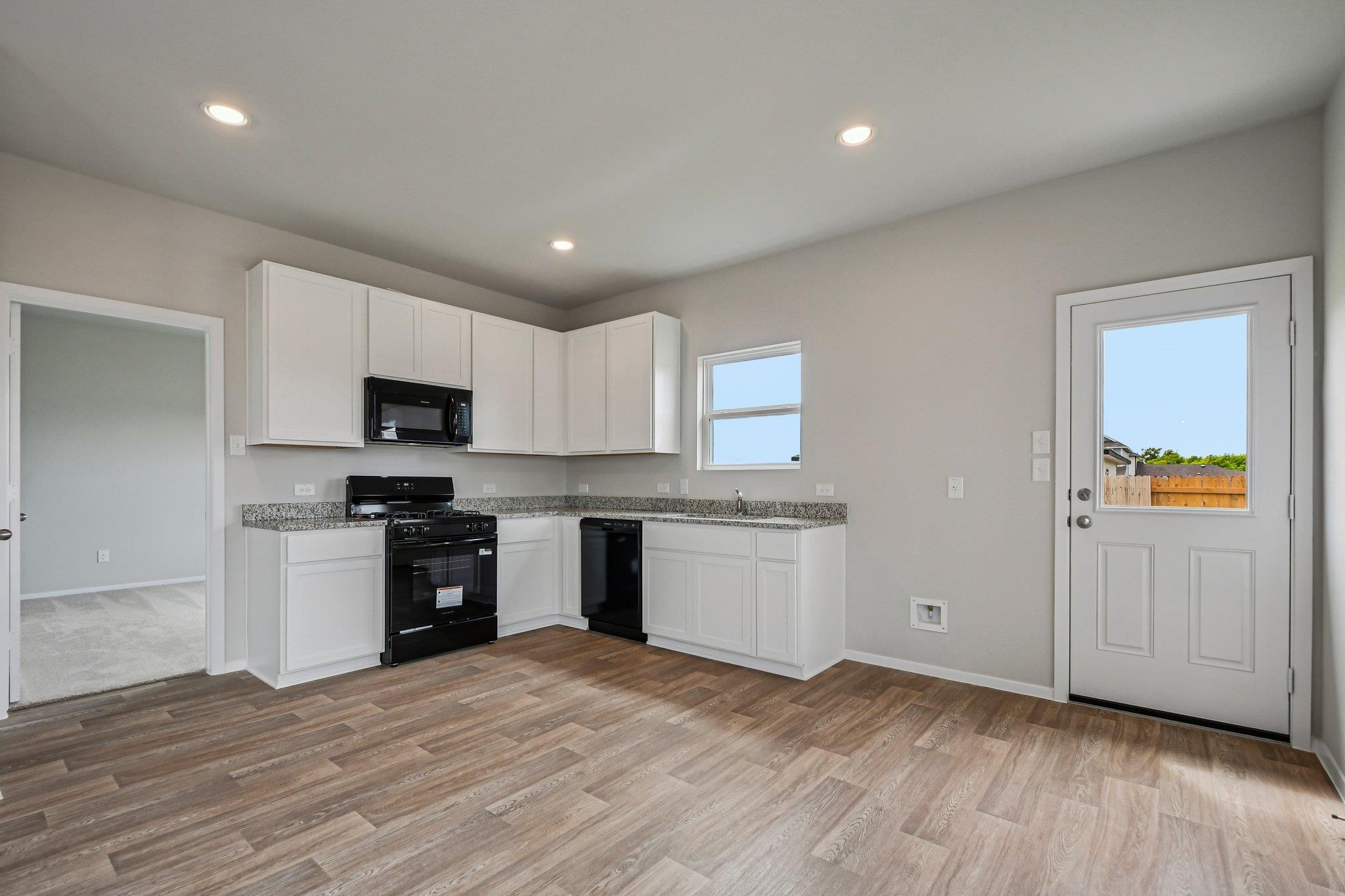 251 Haywood Mnr, Maxwell, TX 78656